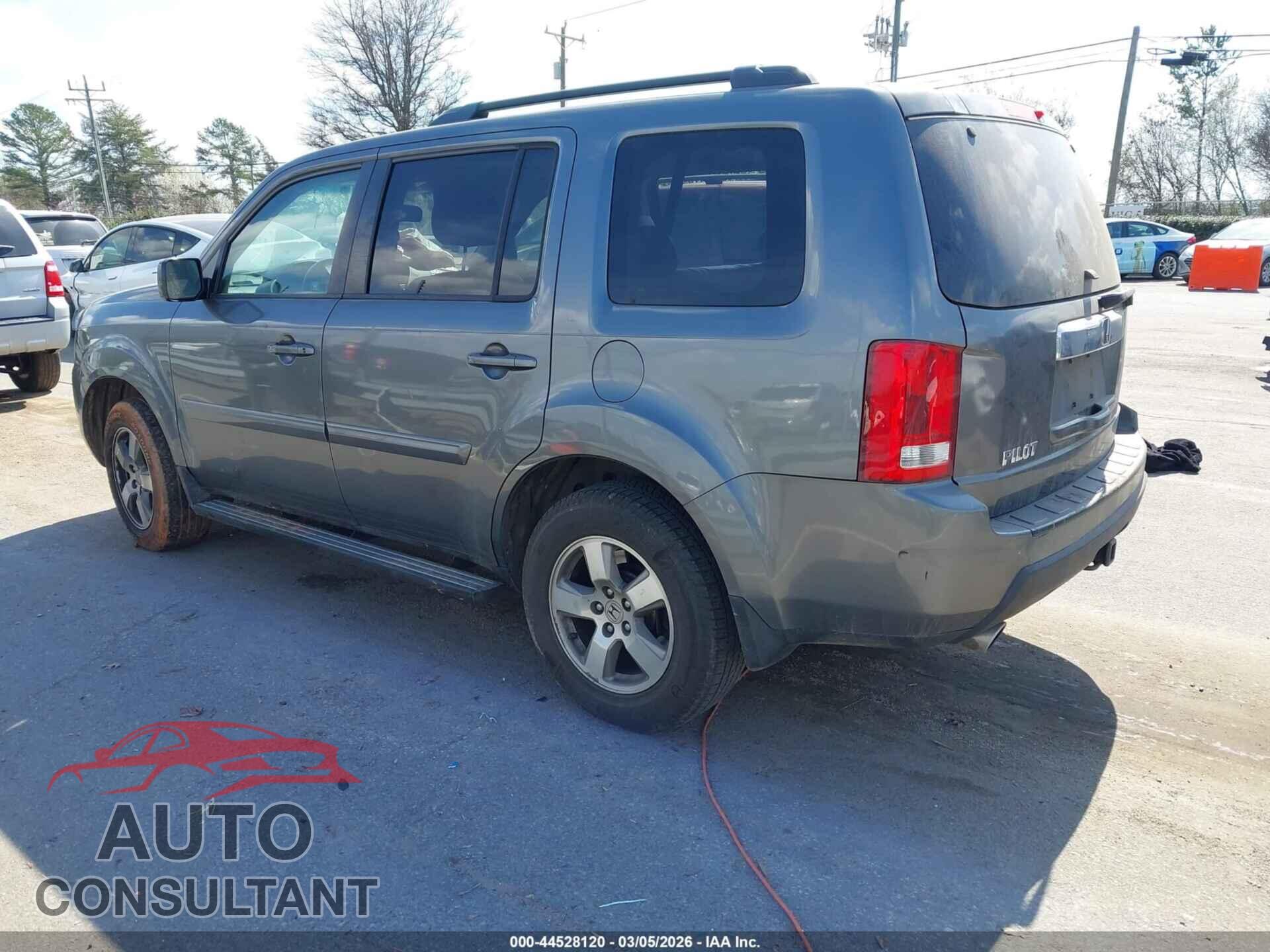 HONDA PILOT 2011 - 5FNYF3H51BB014352