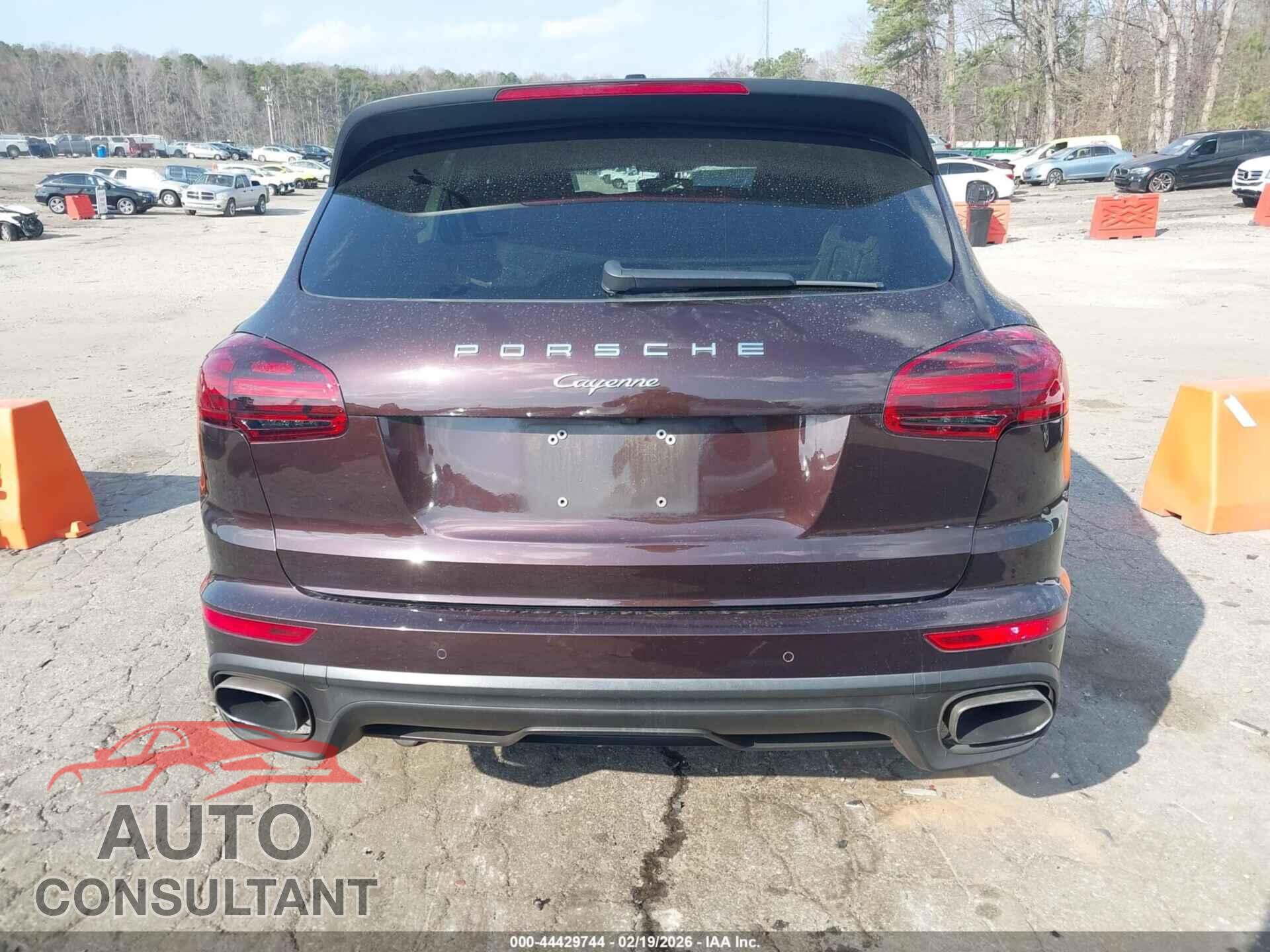 PORSCHE CAYENNE 2018 - WP1AA2A28JKA00958