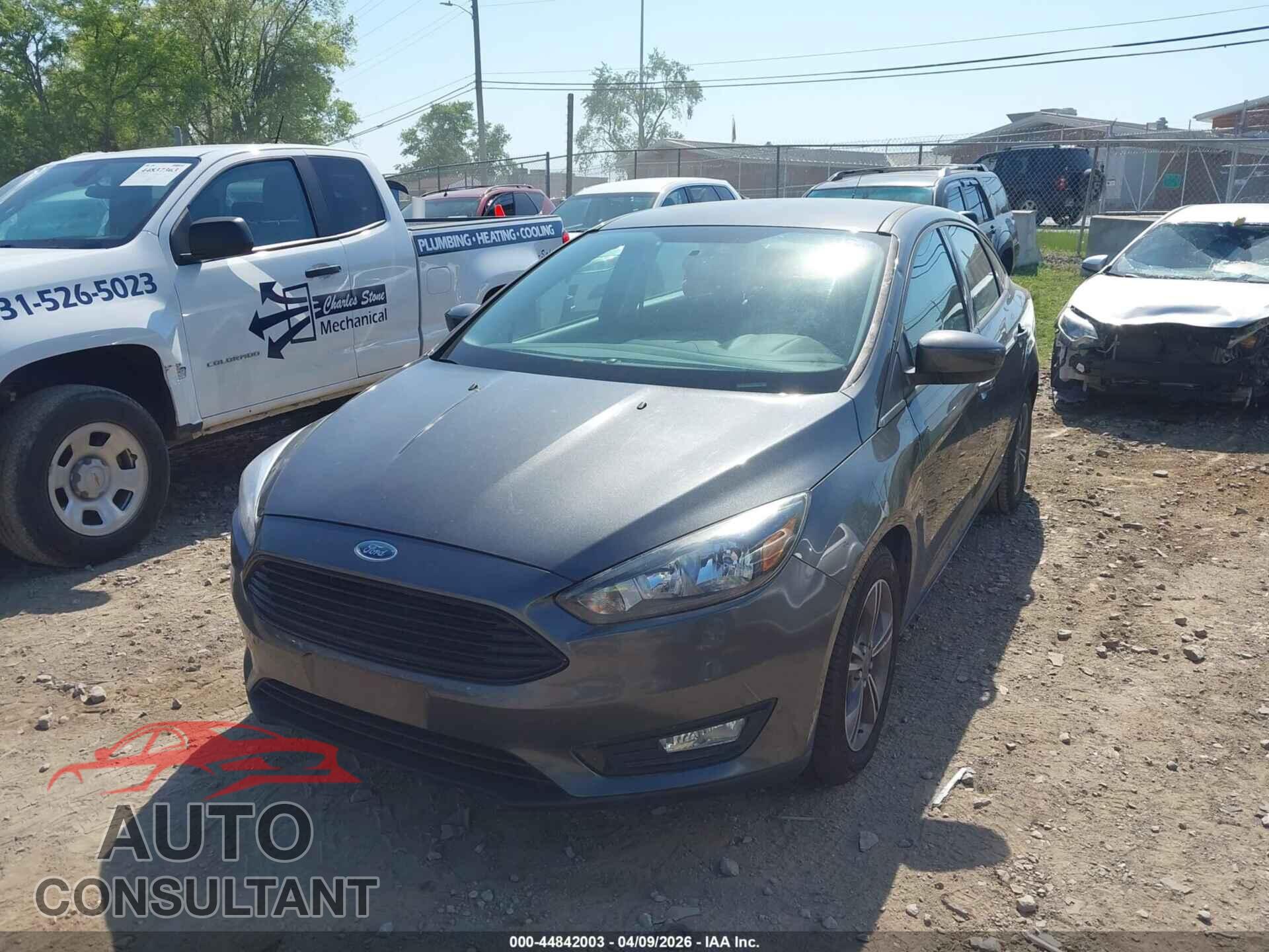 FORD FOCUS 2018 - 1FADP3FE3JL221907