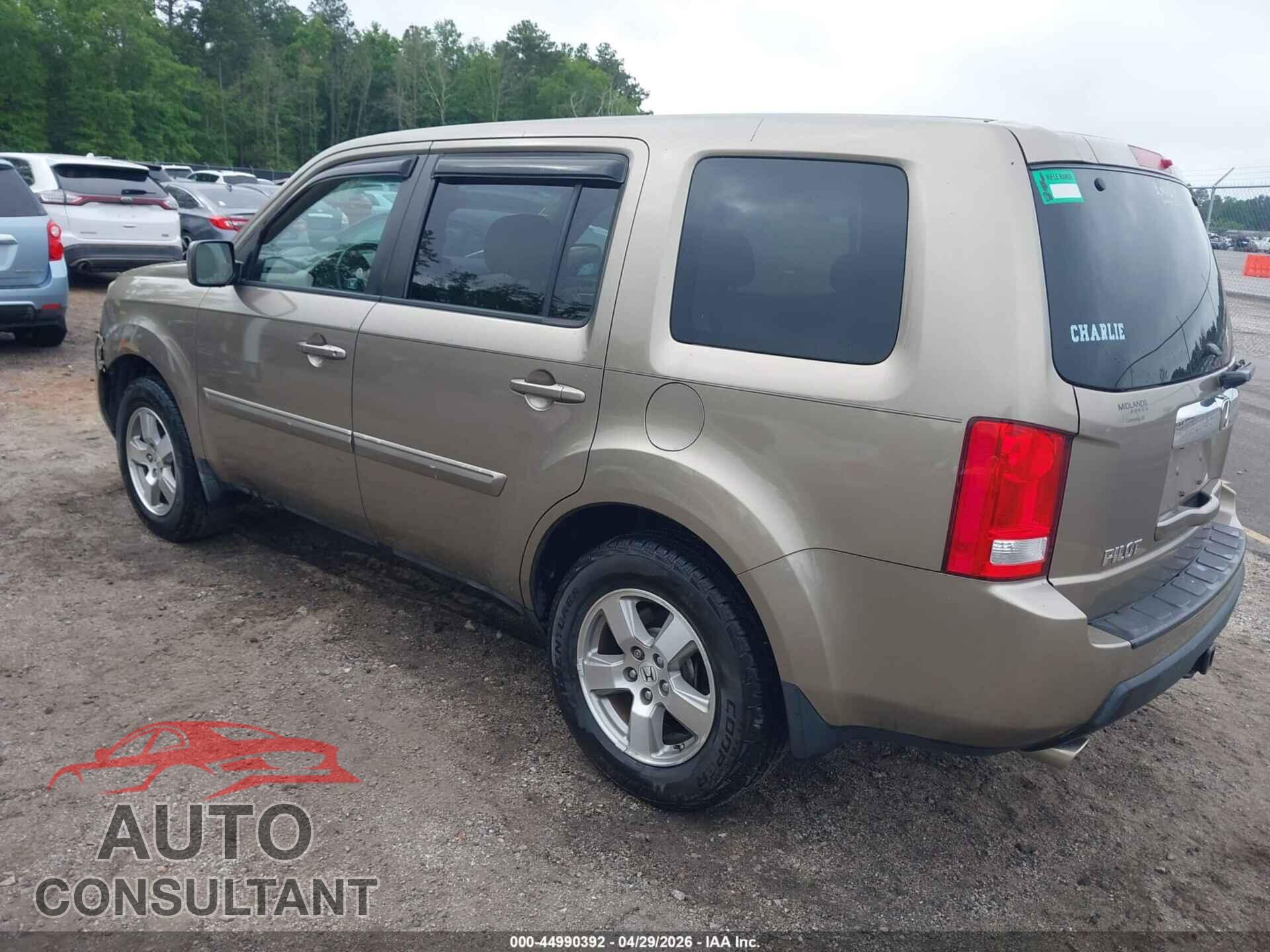 HONDA PILOT 2011 - 5FNYF3H52BB013663