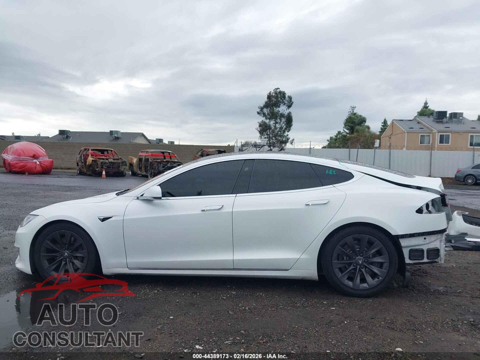 TESLA MODEL S 2019 - 5YJSA1E28KF348302