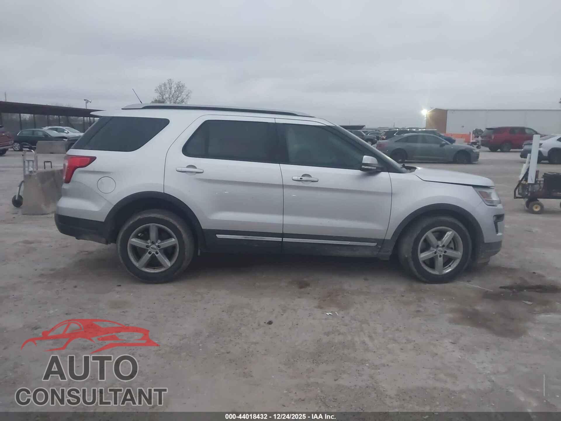 FORD EXPLORER 2018 - 1FM5K7D81JGB87939