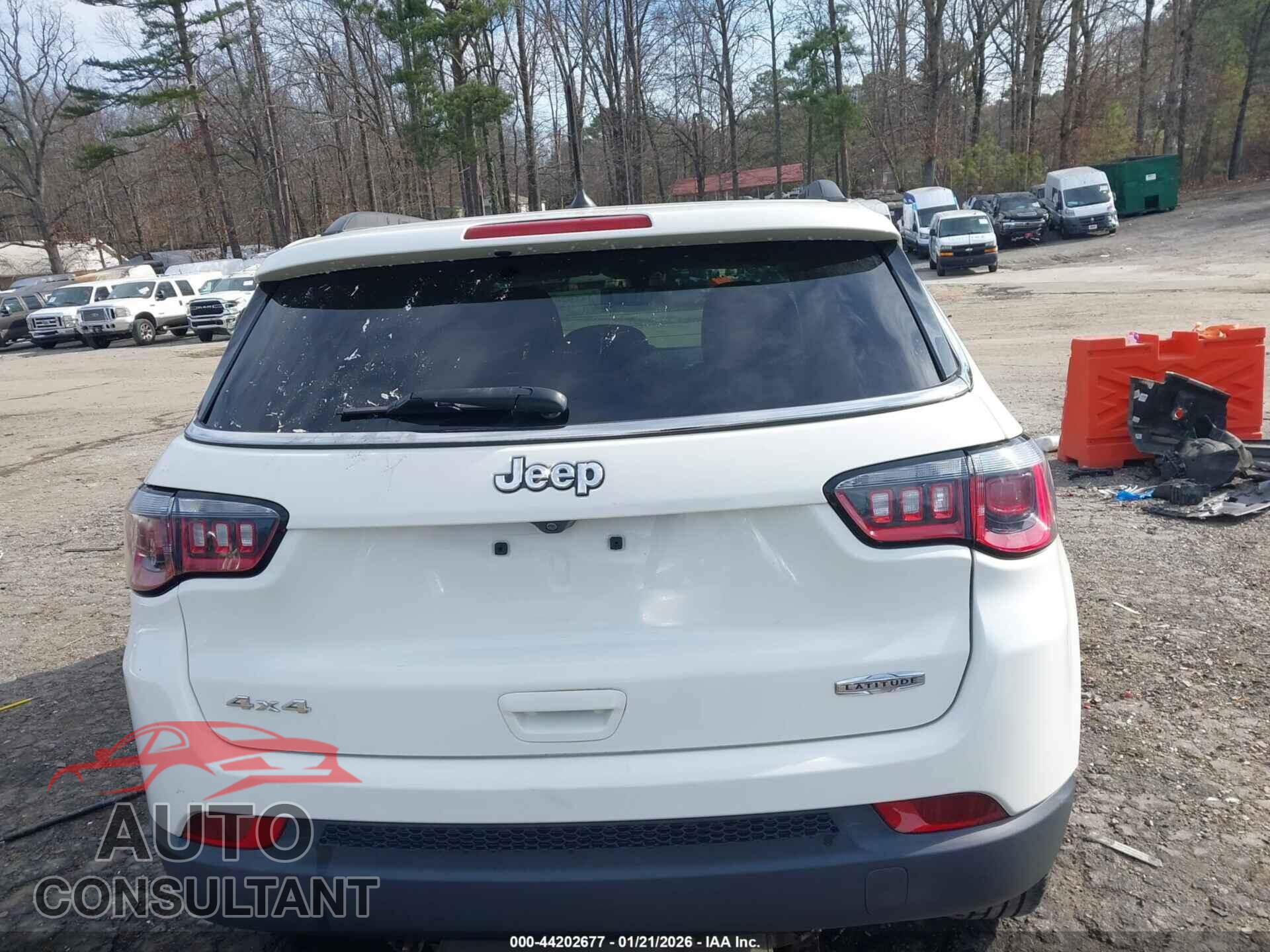 JEEP COMPASS 2018 - 3C4NJDBB4JT479004