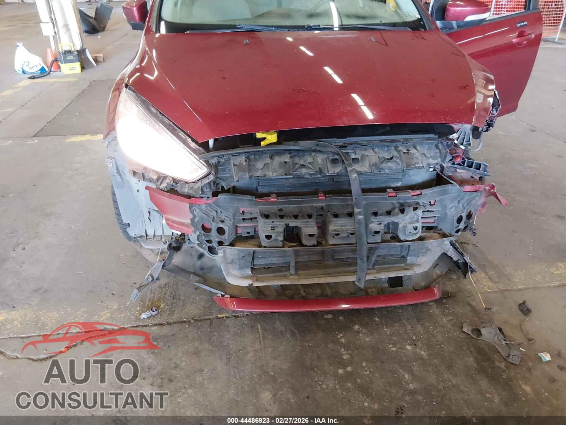 FORD FOCUS 2015 - 1FADP3K2XFL275787