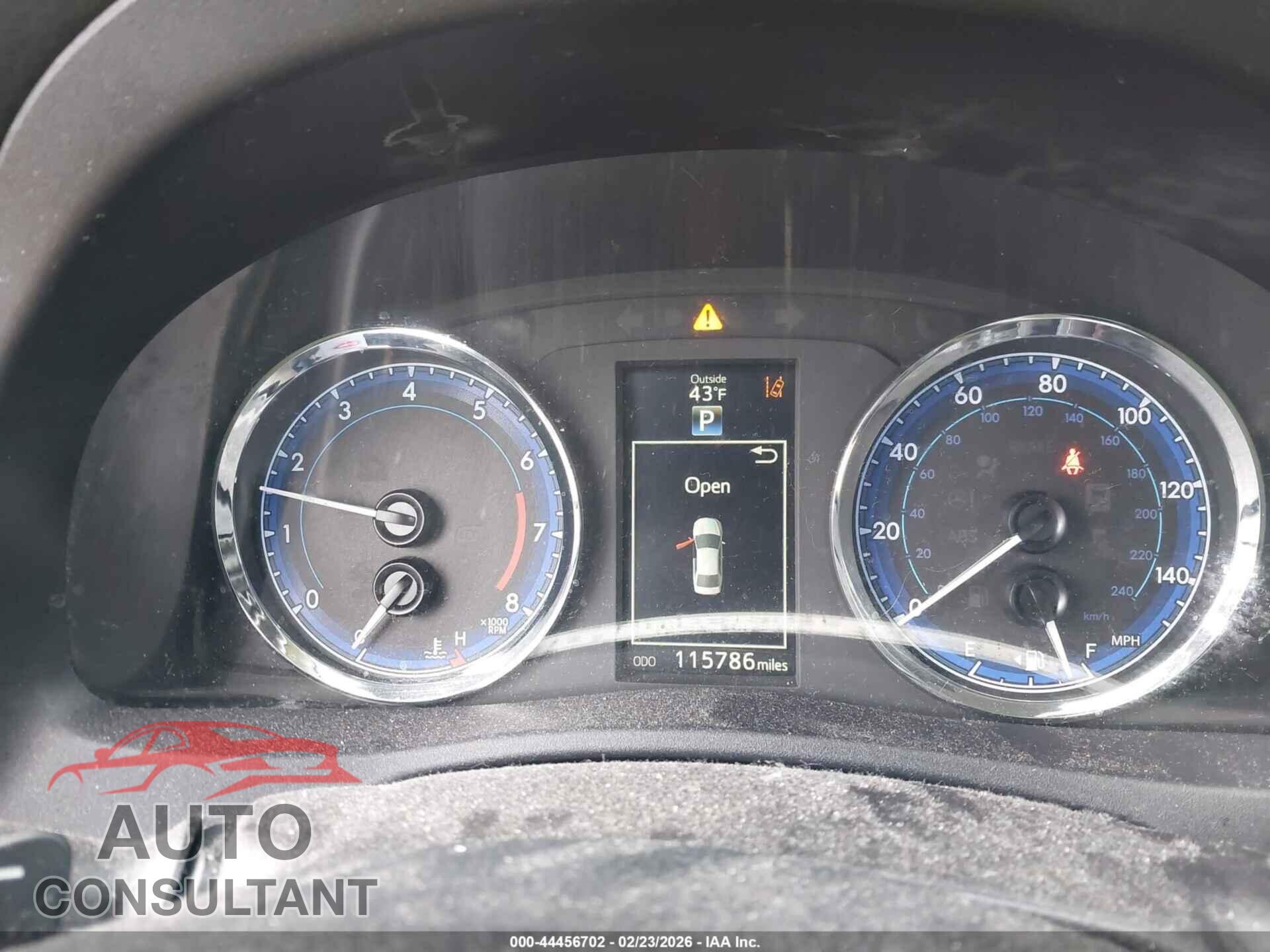 TOYOTA COROLLA 2018 - 2T1BURHEXJC964355