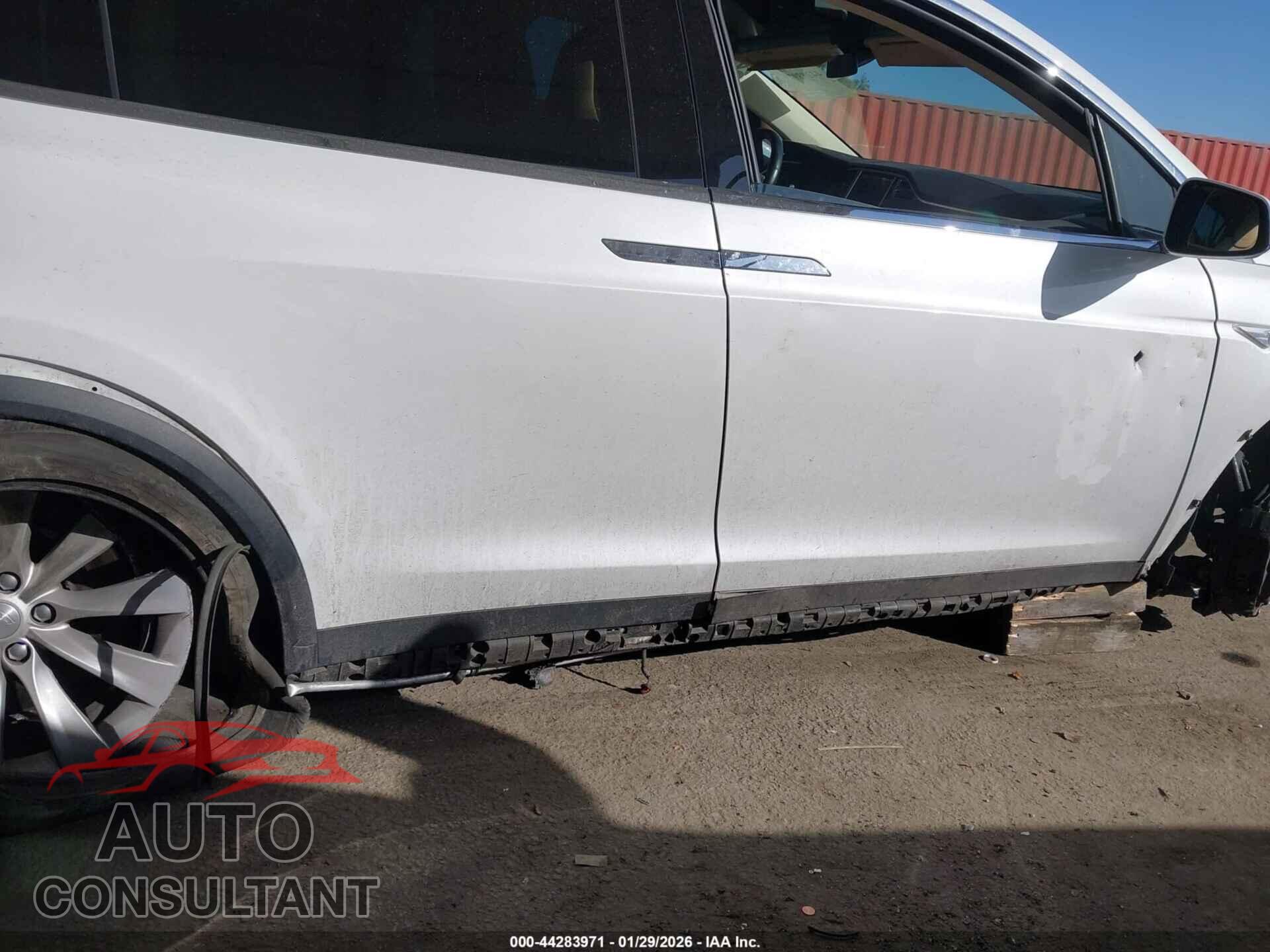 TESLA MODEL X 2016 - 5YJXCAE21GF009999