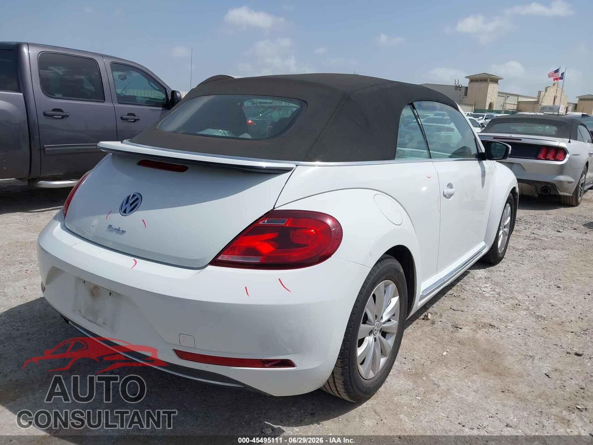 VOLKSWAGEN BEETLE 2018 - 3VW5DAAT9JM505085