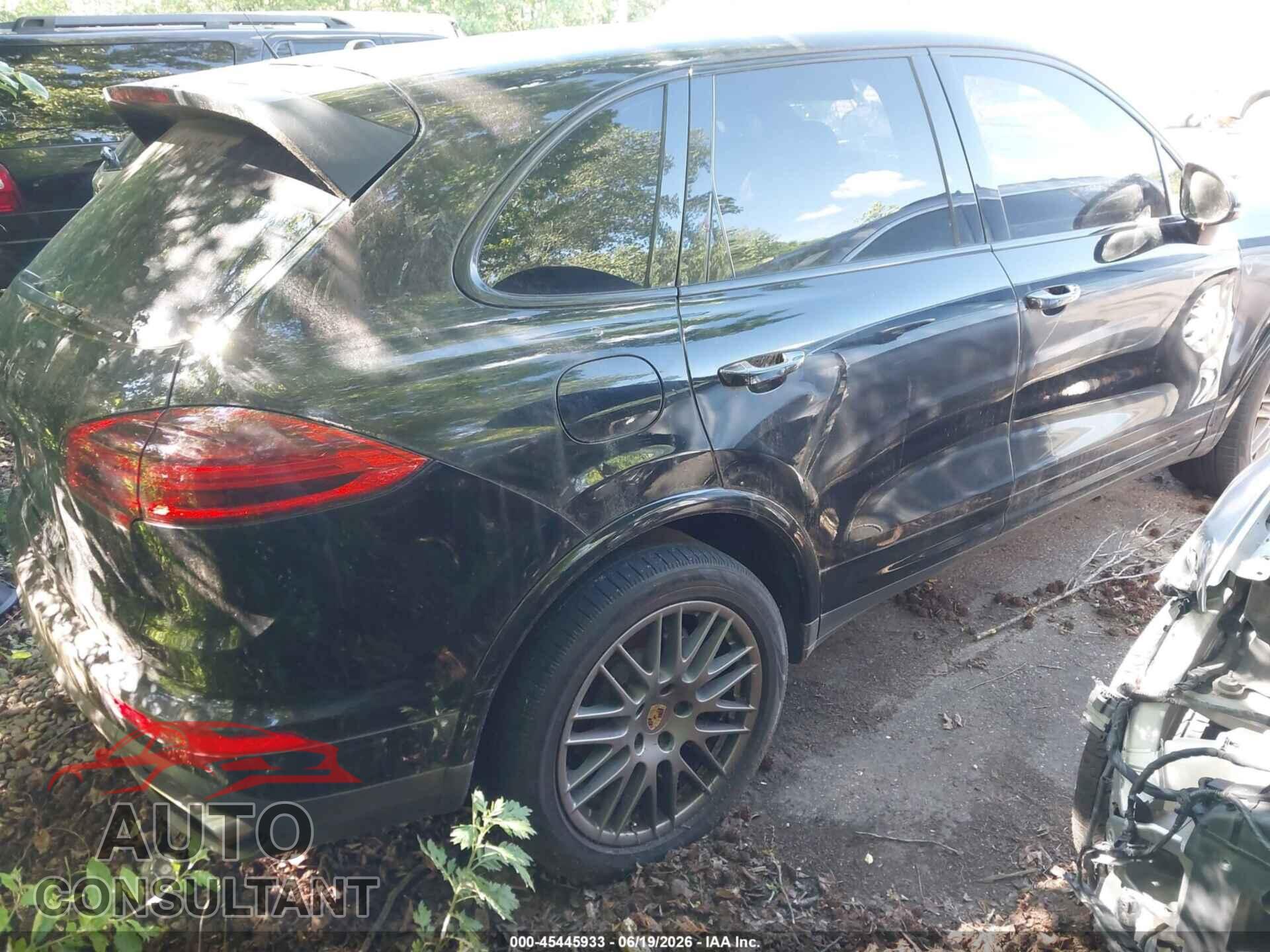 PORSCHE CAYENNE 2017 - WP1AA2A27HKA83017
