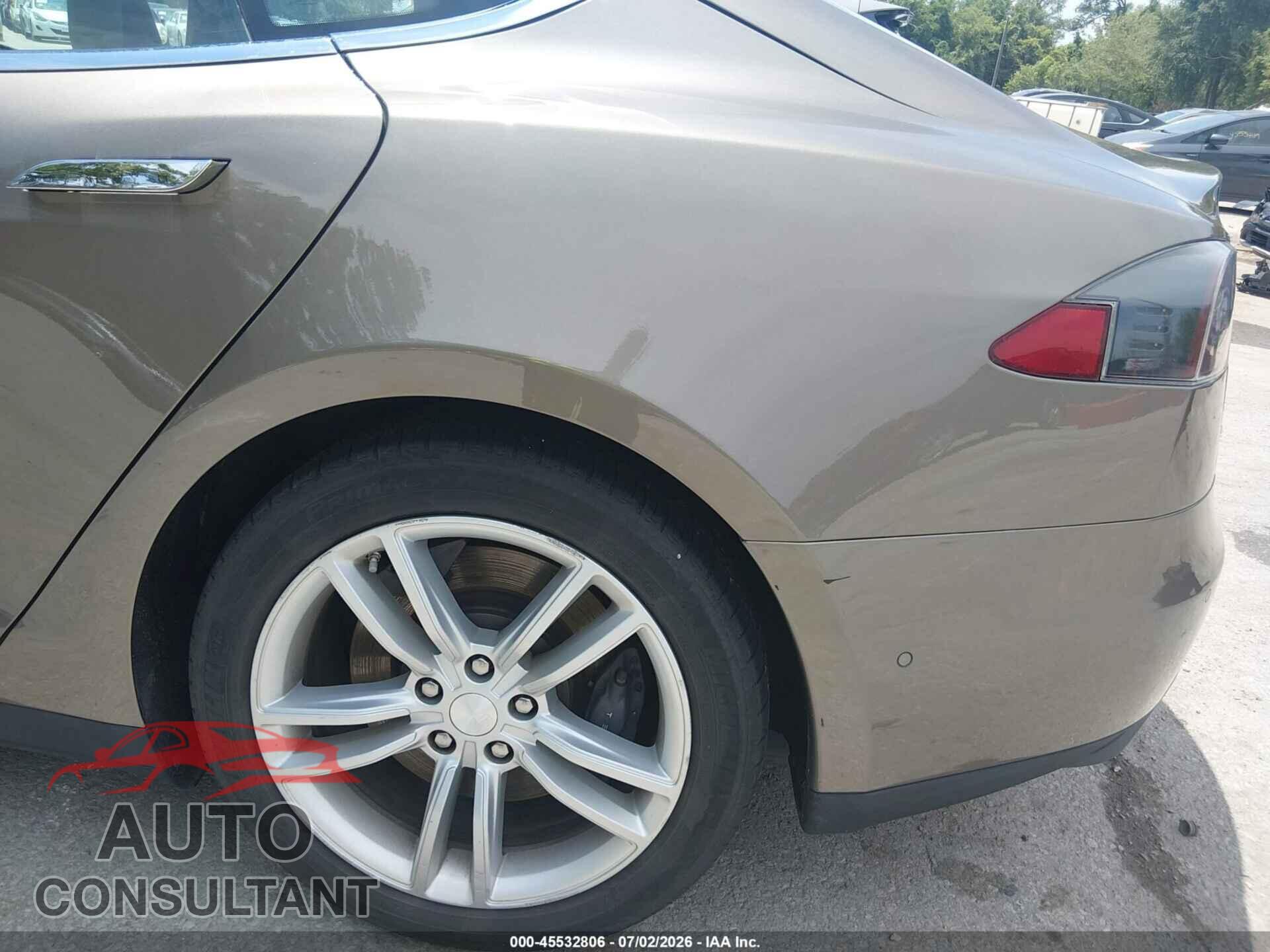TESLA MODEL S 2015 - 5YJSA1H22FF093258