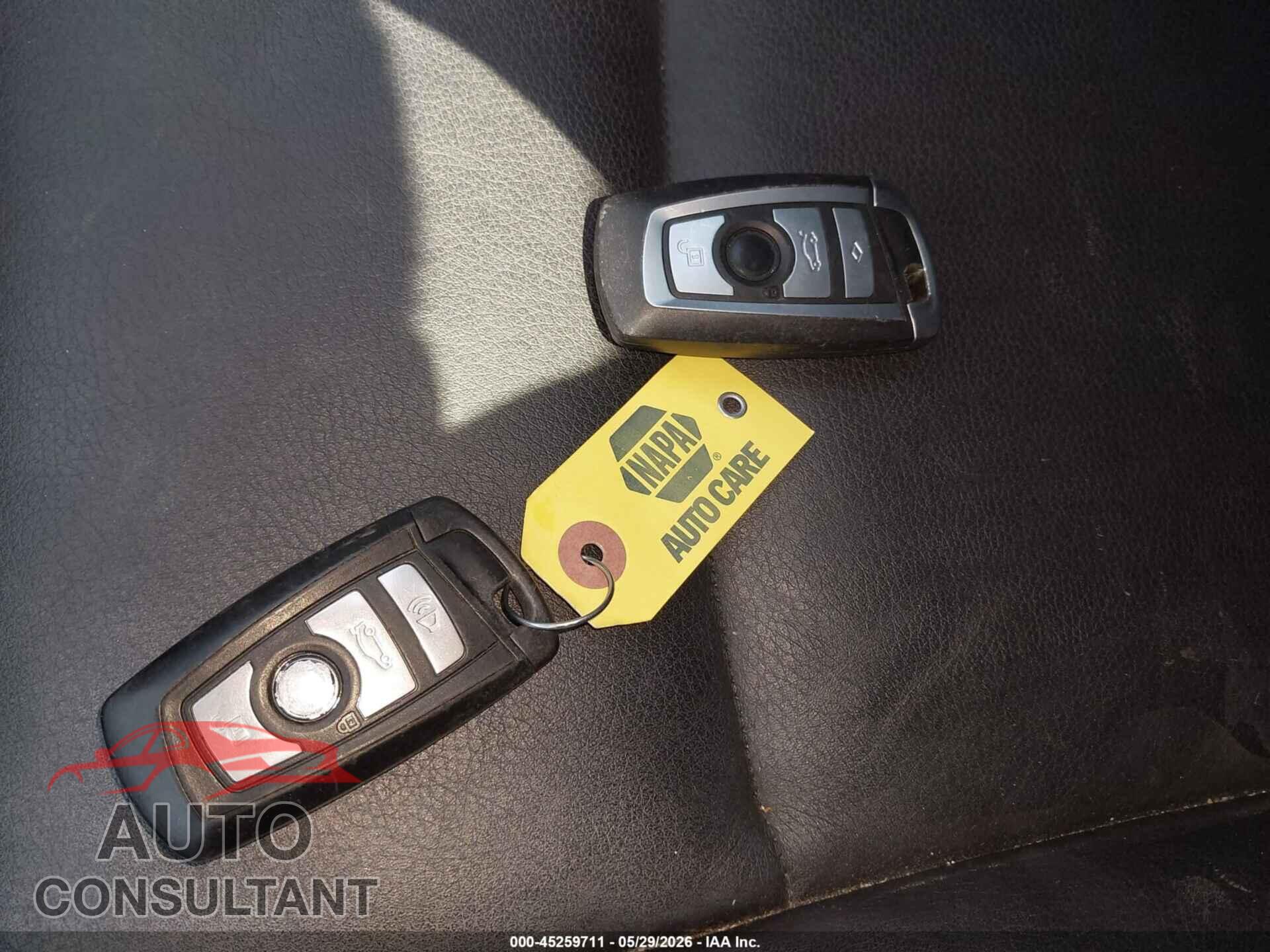 BMW 528I 2012 - WBAXH5C59CDW10890