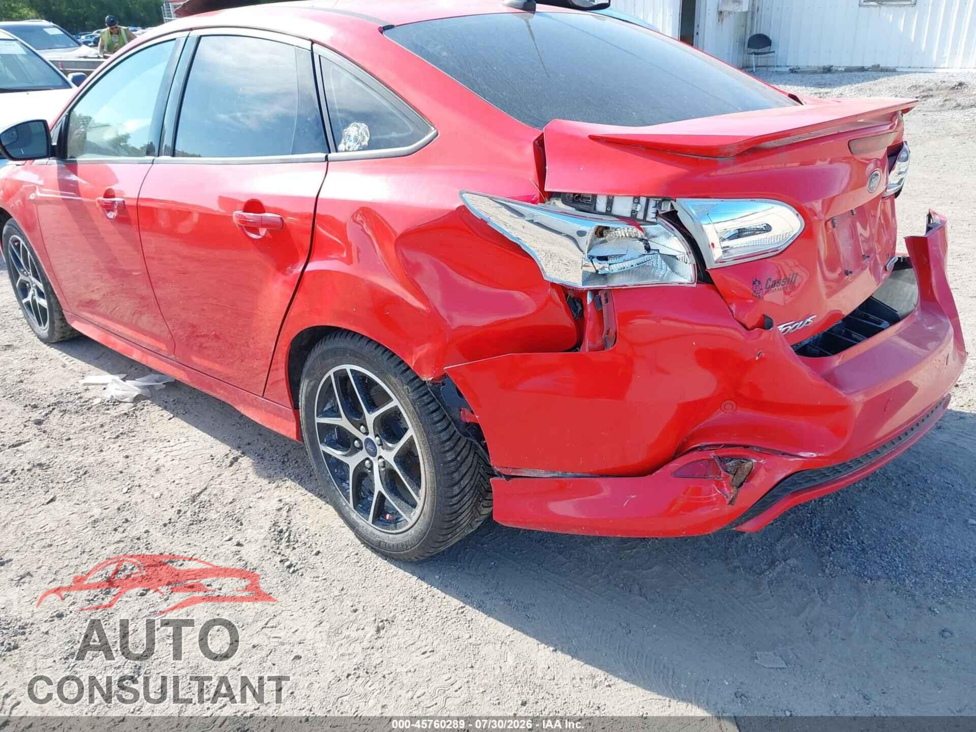 FORD FOCUS 2015 - 1FADP3F26FL322632