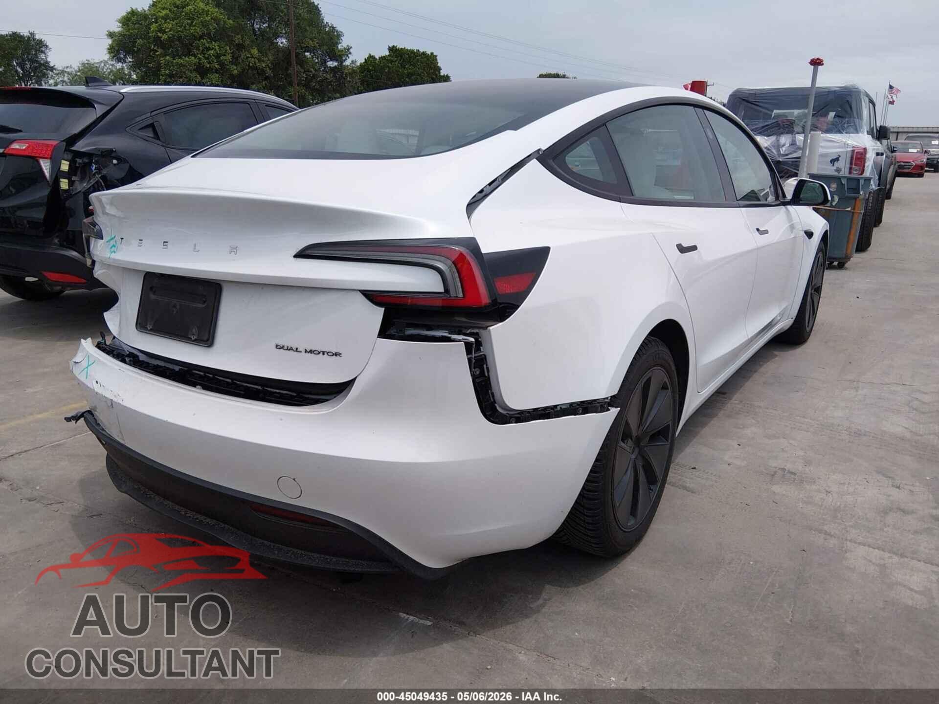 TESLA MODEL 3 2024 - 5YJ3E1EB3RF799852