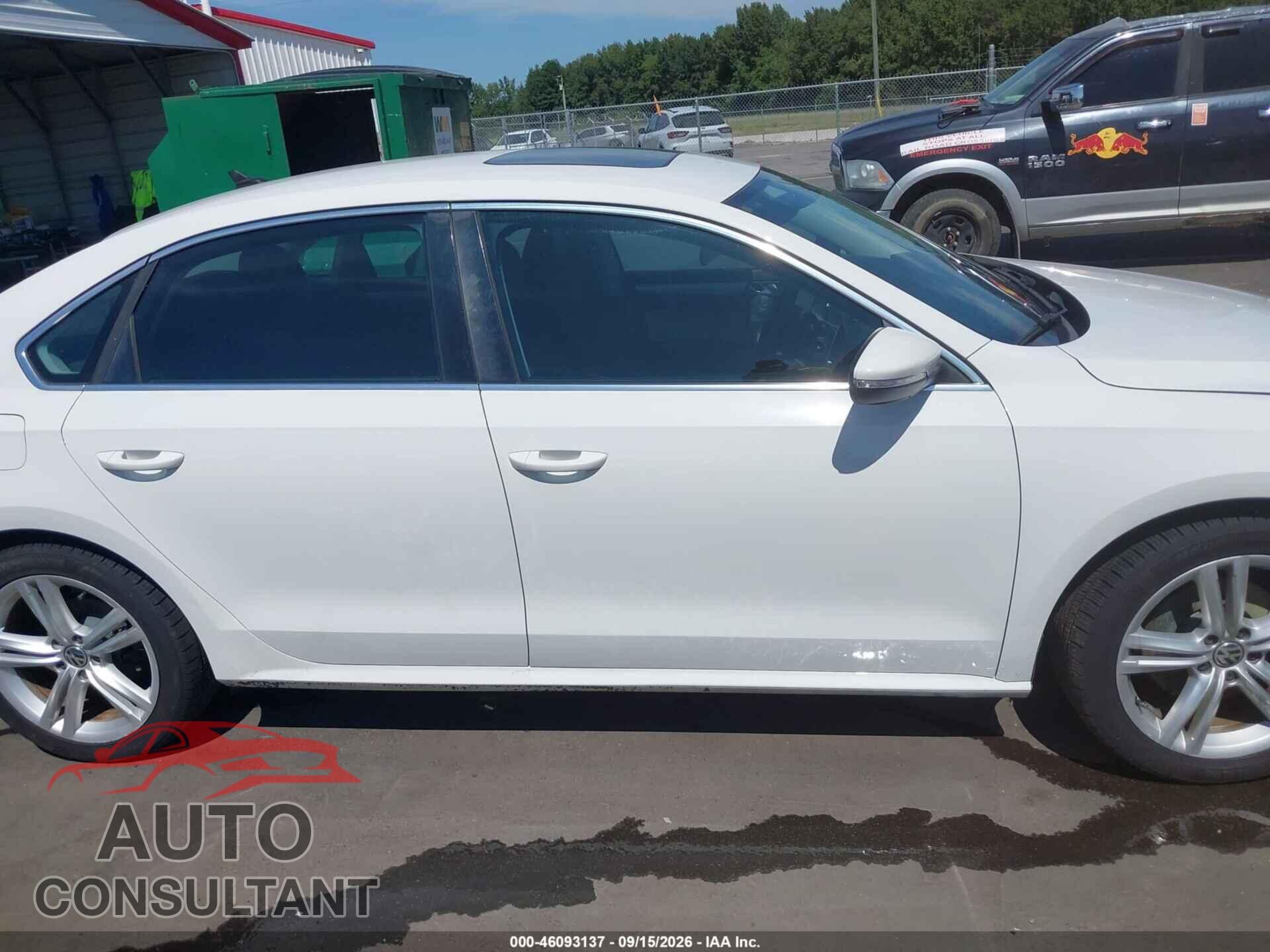 VOLKSWAGEN PASSAT 2012 - 1VWBM7A36CC100375
