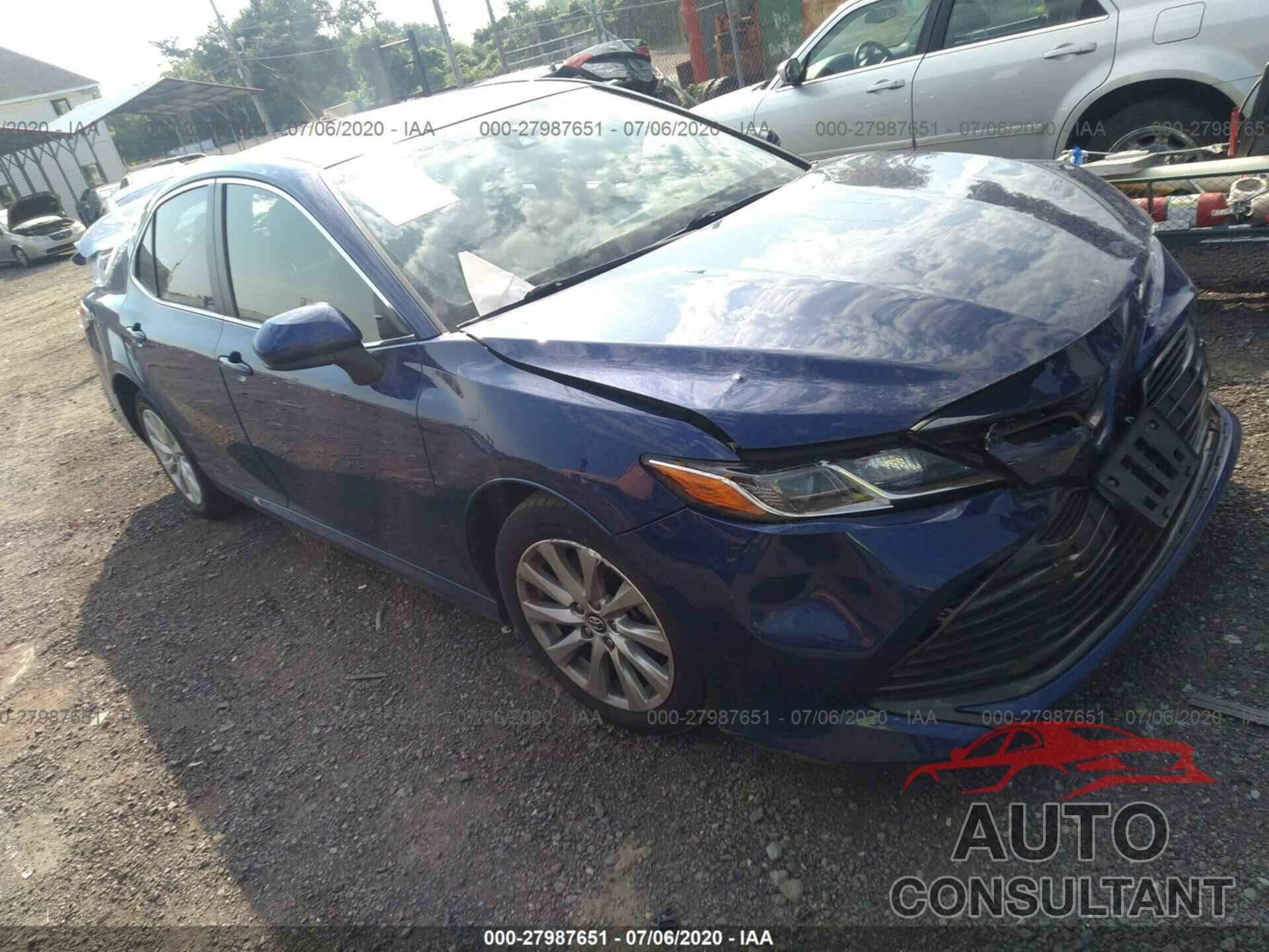 Toyota Camry 2018 - JTNB11HK2J3032879