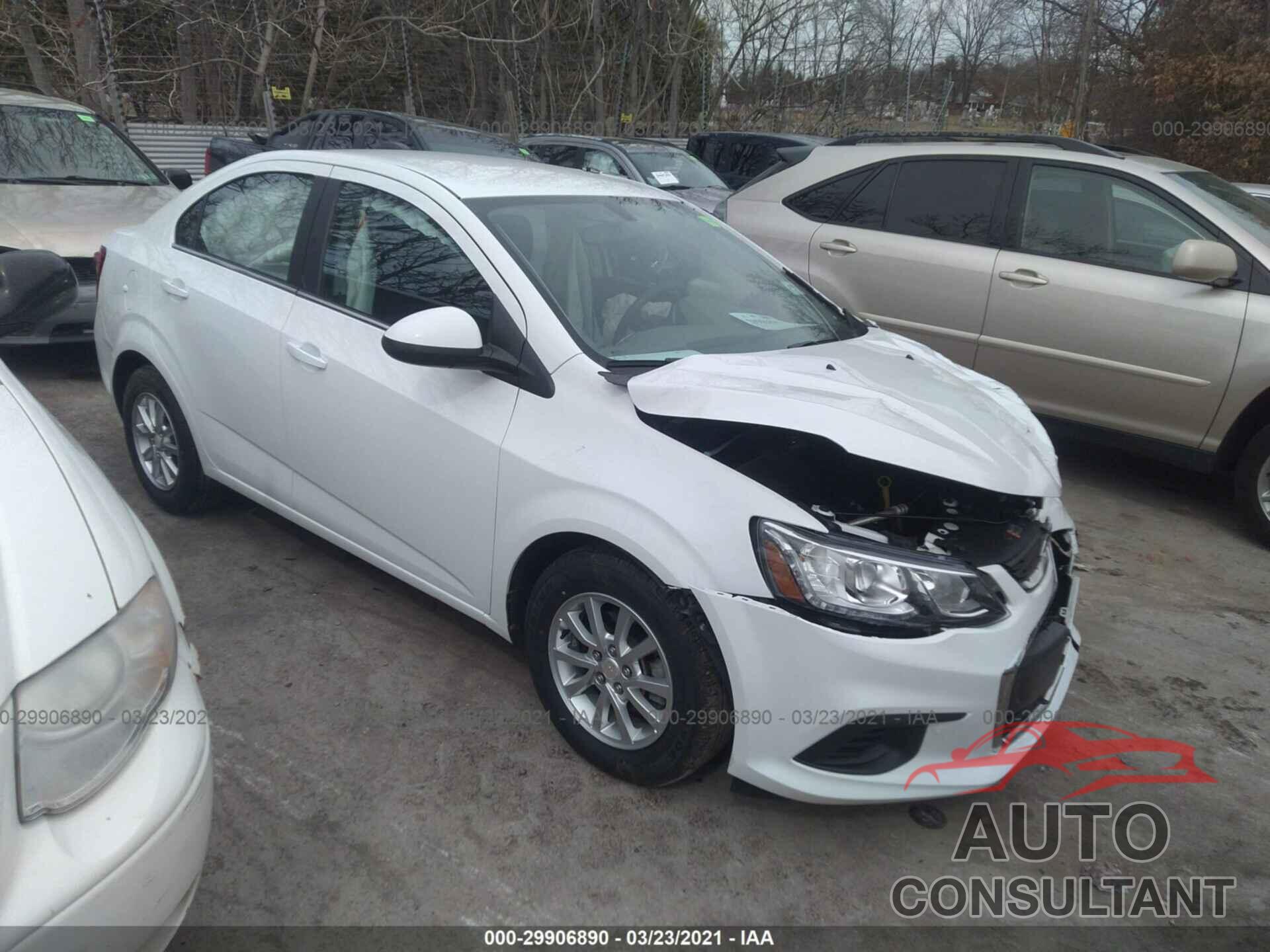 CHEVROLET SONIC 2018 - 1G1JD5SH5J4129007