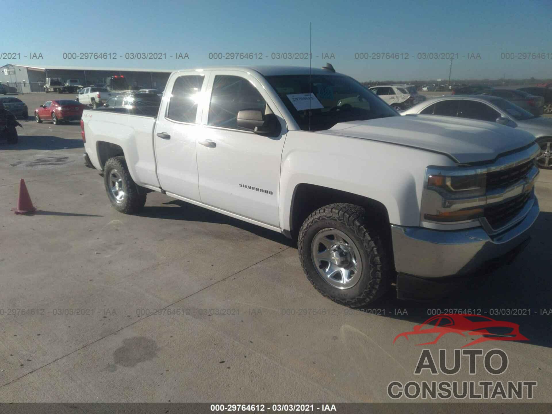 CHEVROLET SILVERADO 1500 2017 - 1GCVKNEC7HZ128419