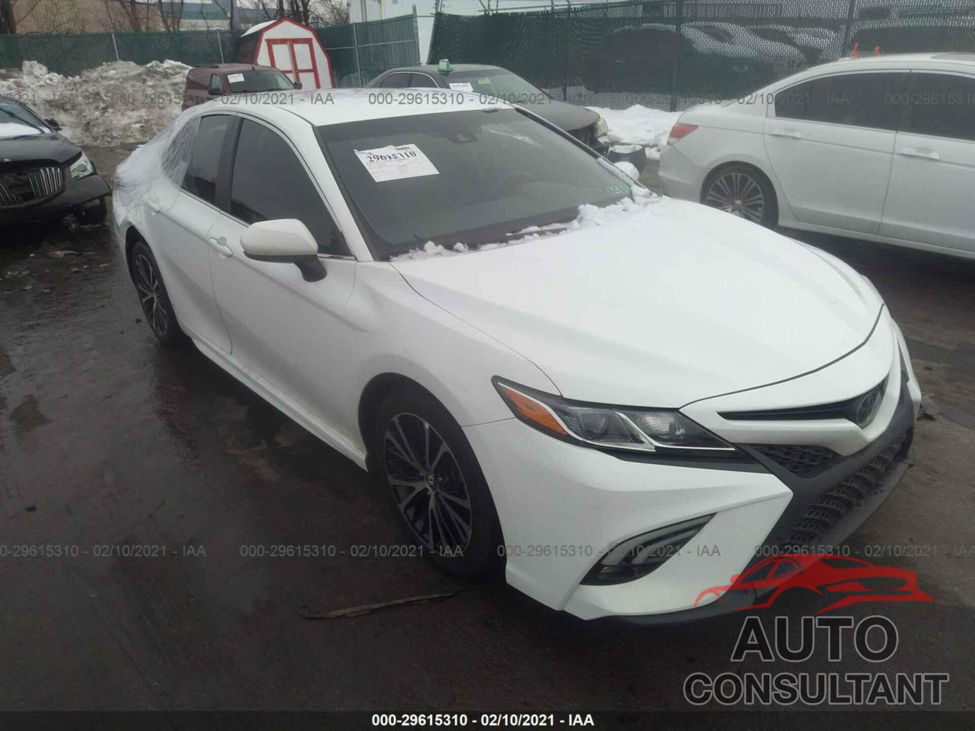 TOYOTA CAMRY 2018 - 4T1B11HKXJU618417
