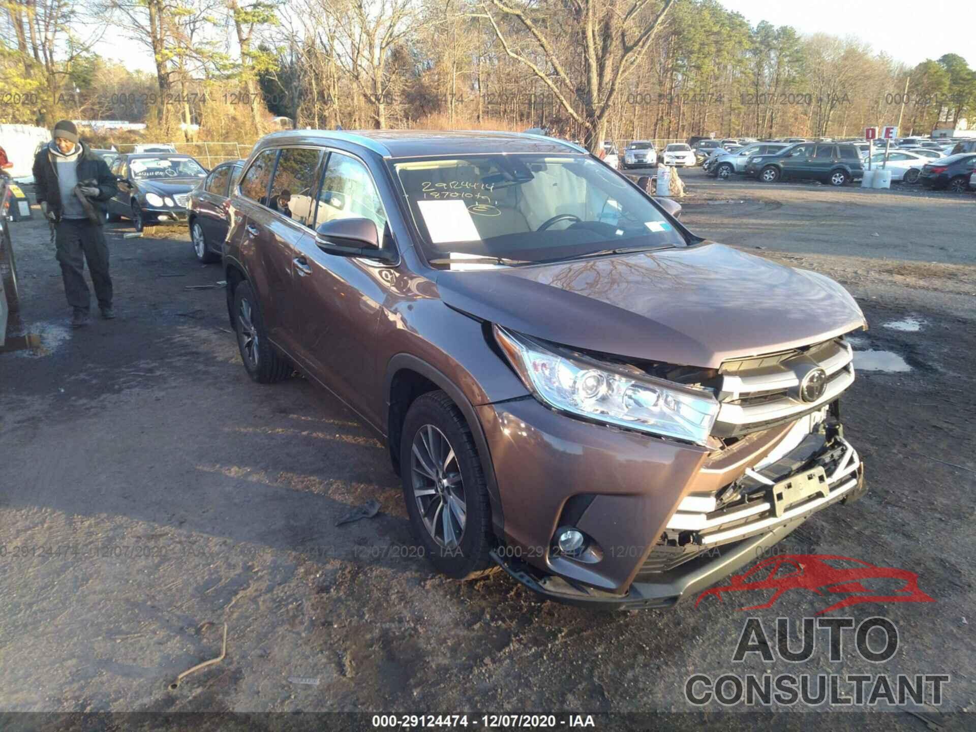 TOYOTA HIGHLANDER 2018 - 5TDJZRFH5JS821704