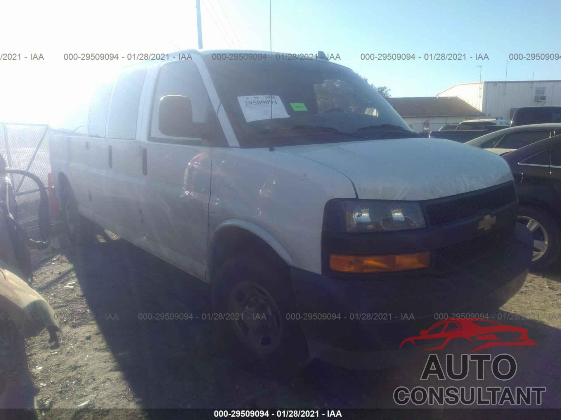 CHEVROLET EXPRESS CARGO VAN 2020 - 1GCWGBFG1L1128736