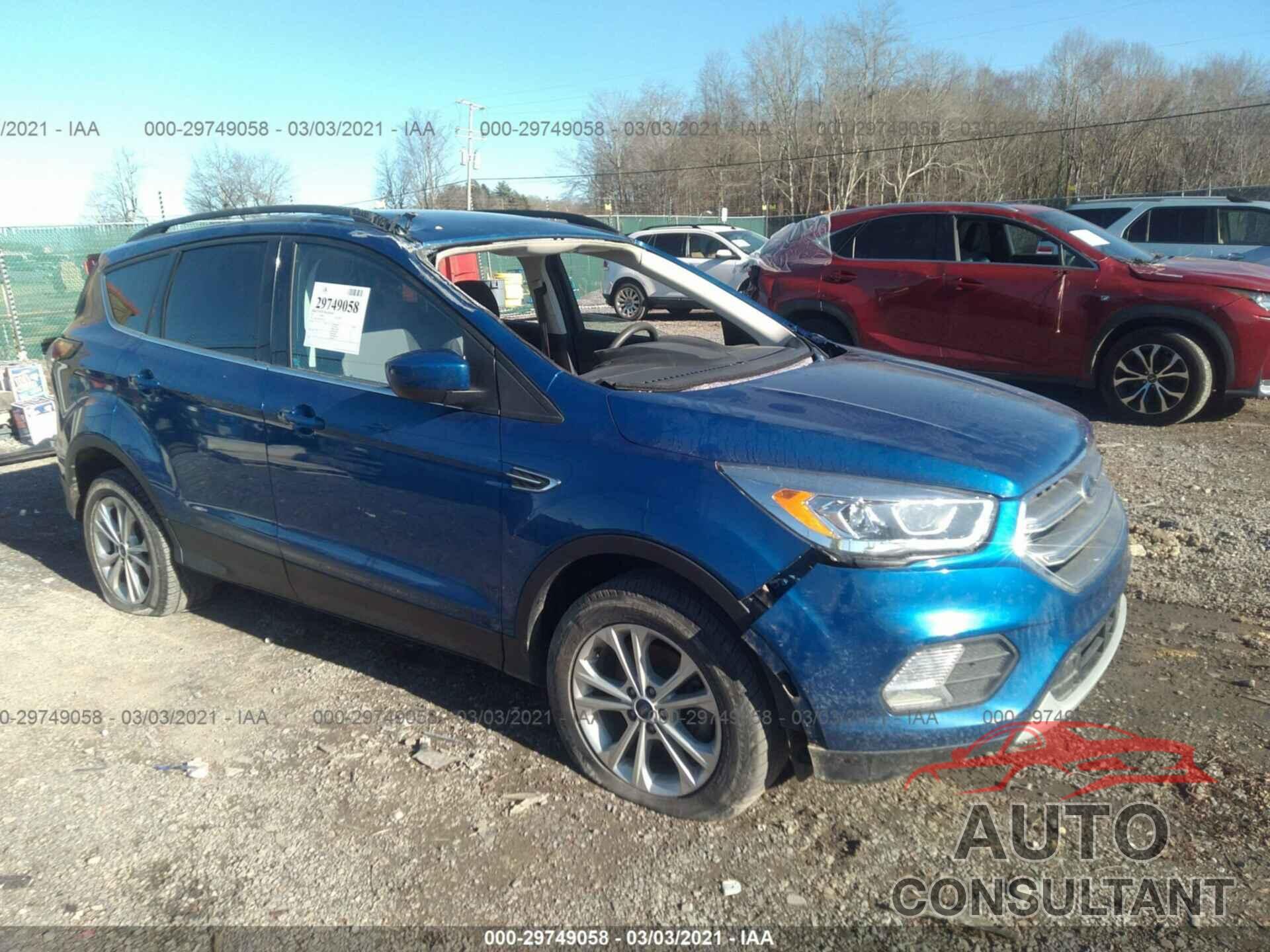 FORD ESCAPE 2017 - 1FMCU0GD5HUE22145