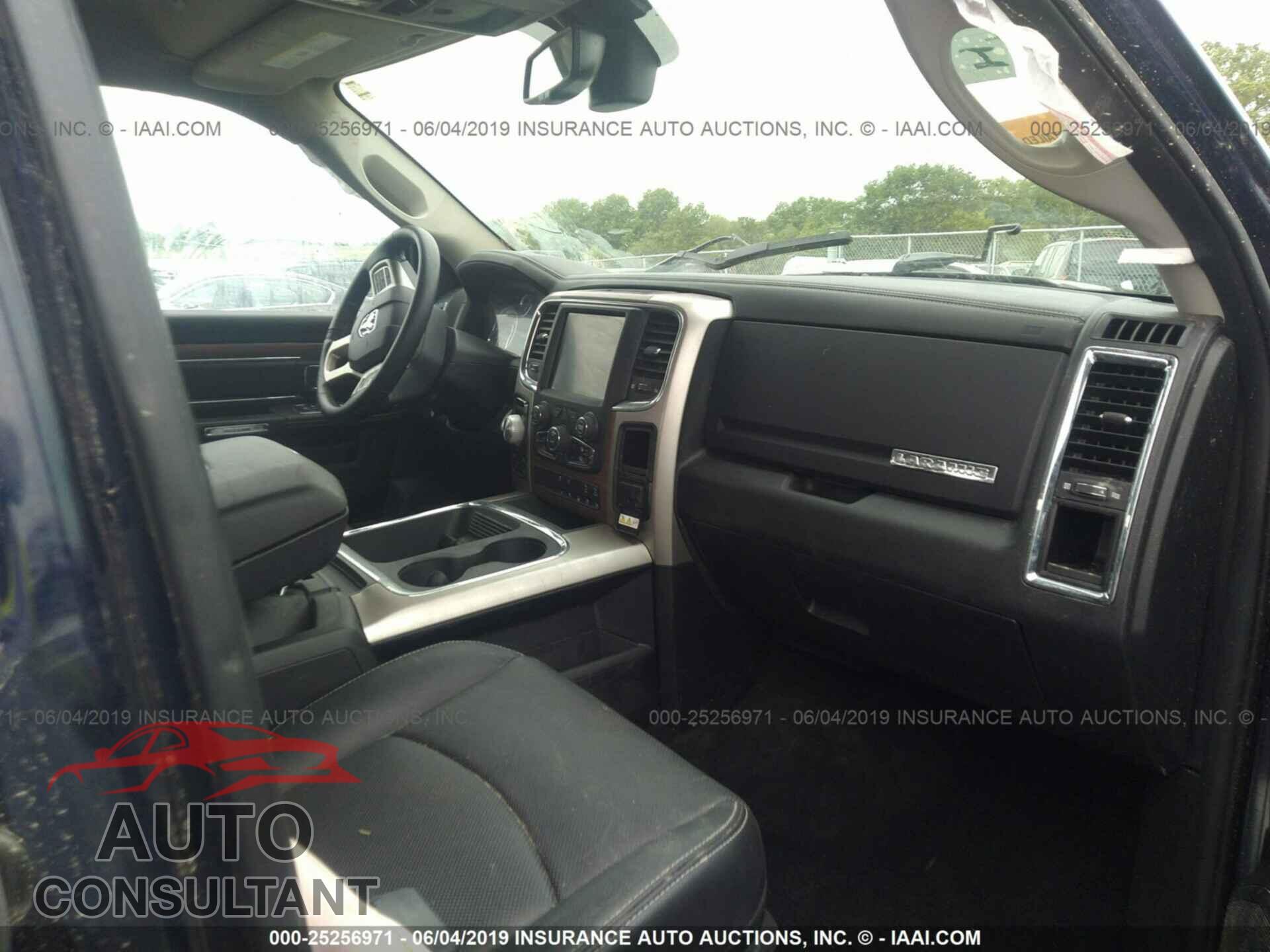 RAM 1500 2017 - 1C6RR7VM4HS686441