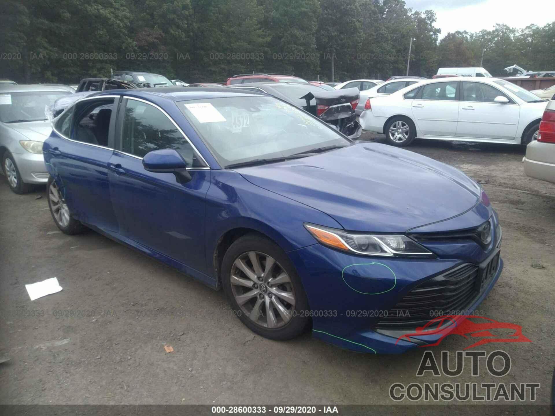 TOYOTA CAMRY 2018 - 4T1B11HK3JU513623