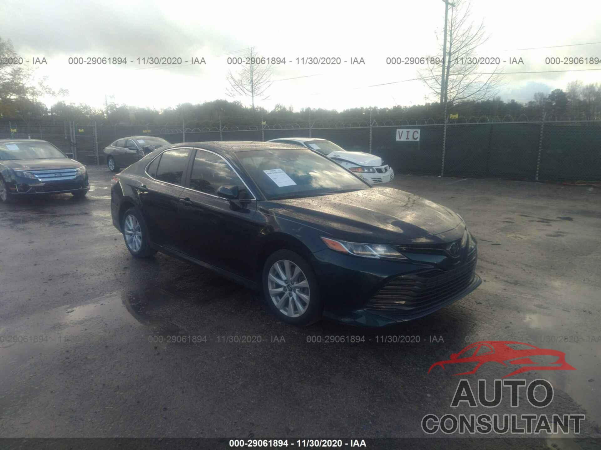 TOYOTA CAMRY 2018 - 4T1B11HK6JU600321