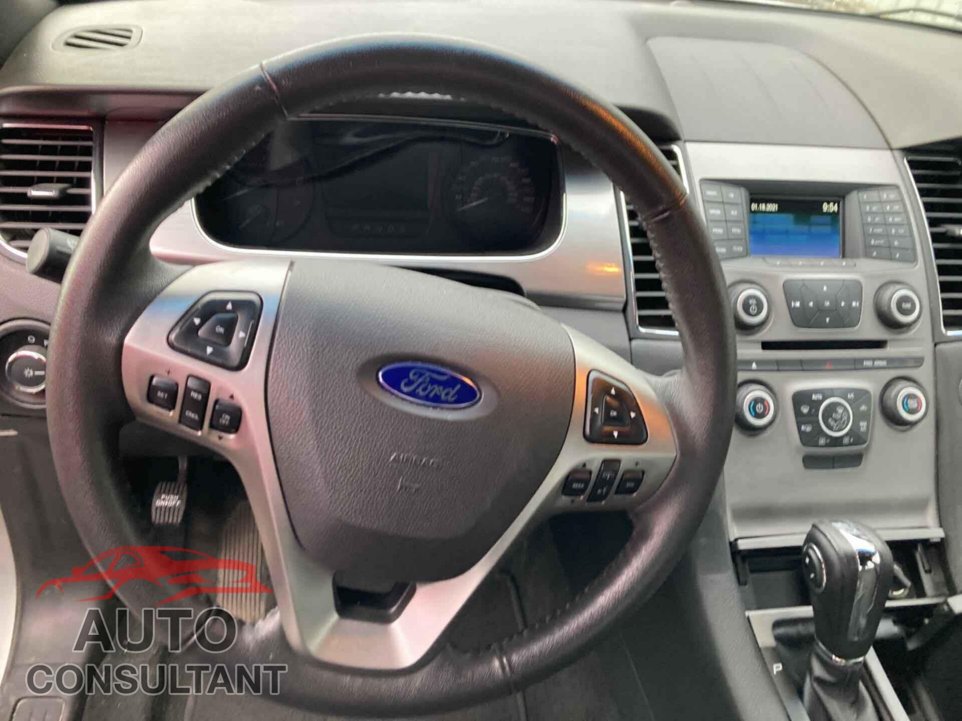 FORD TAURUS 2017 - 1FAHP2E88HG121523