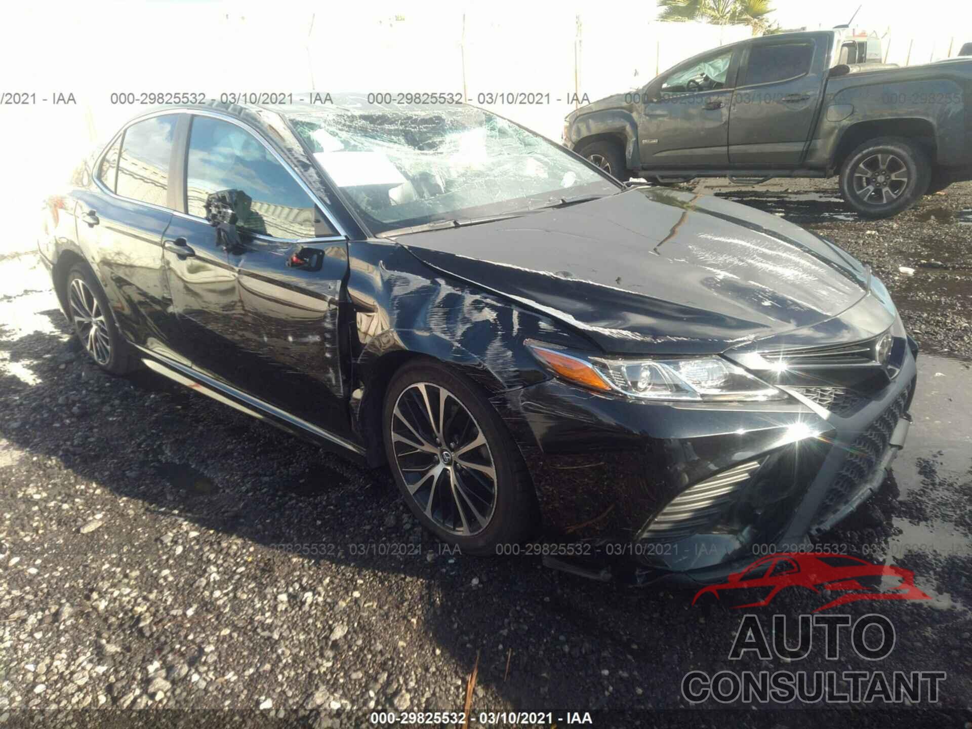 TOYOTA CAMRY 2018 - 4T1B11HK9JU586897