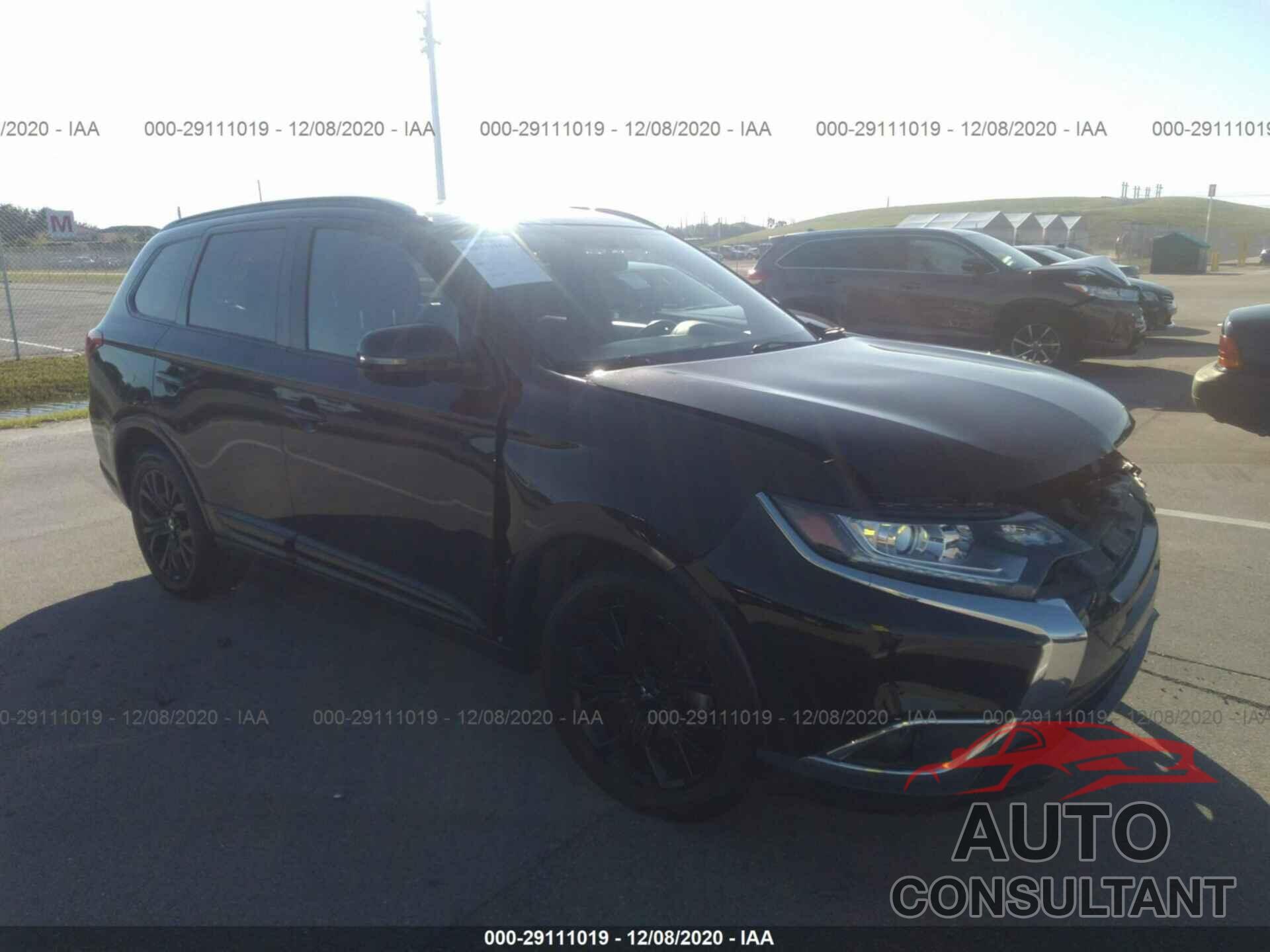 MITSUBISHI OUTLANDER 2018 - JA4AD3A37JZ019185