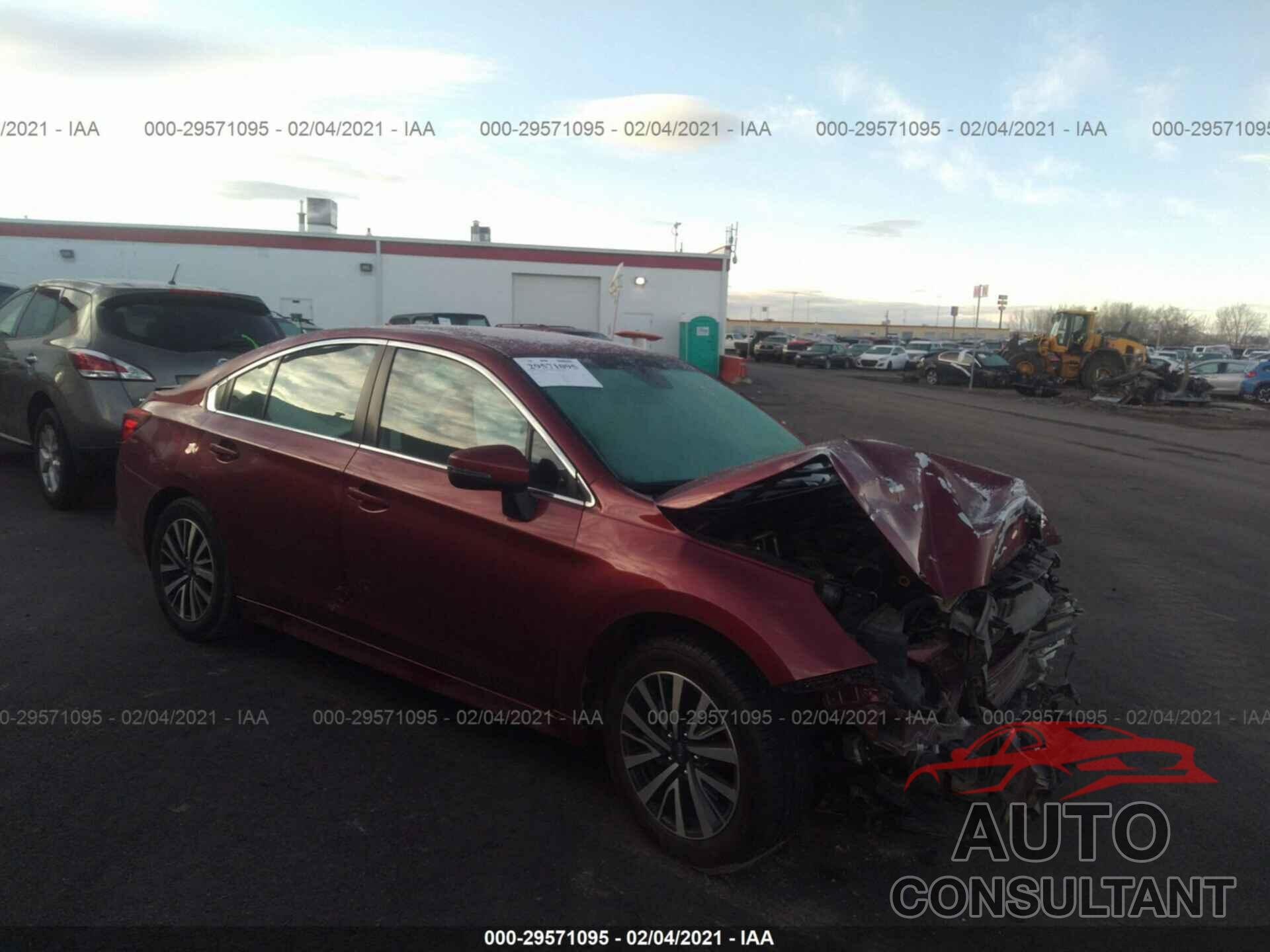 SUBARU LEGACY 2018 - 4S3BNAF62J3038616
