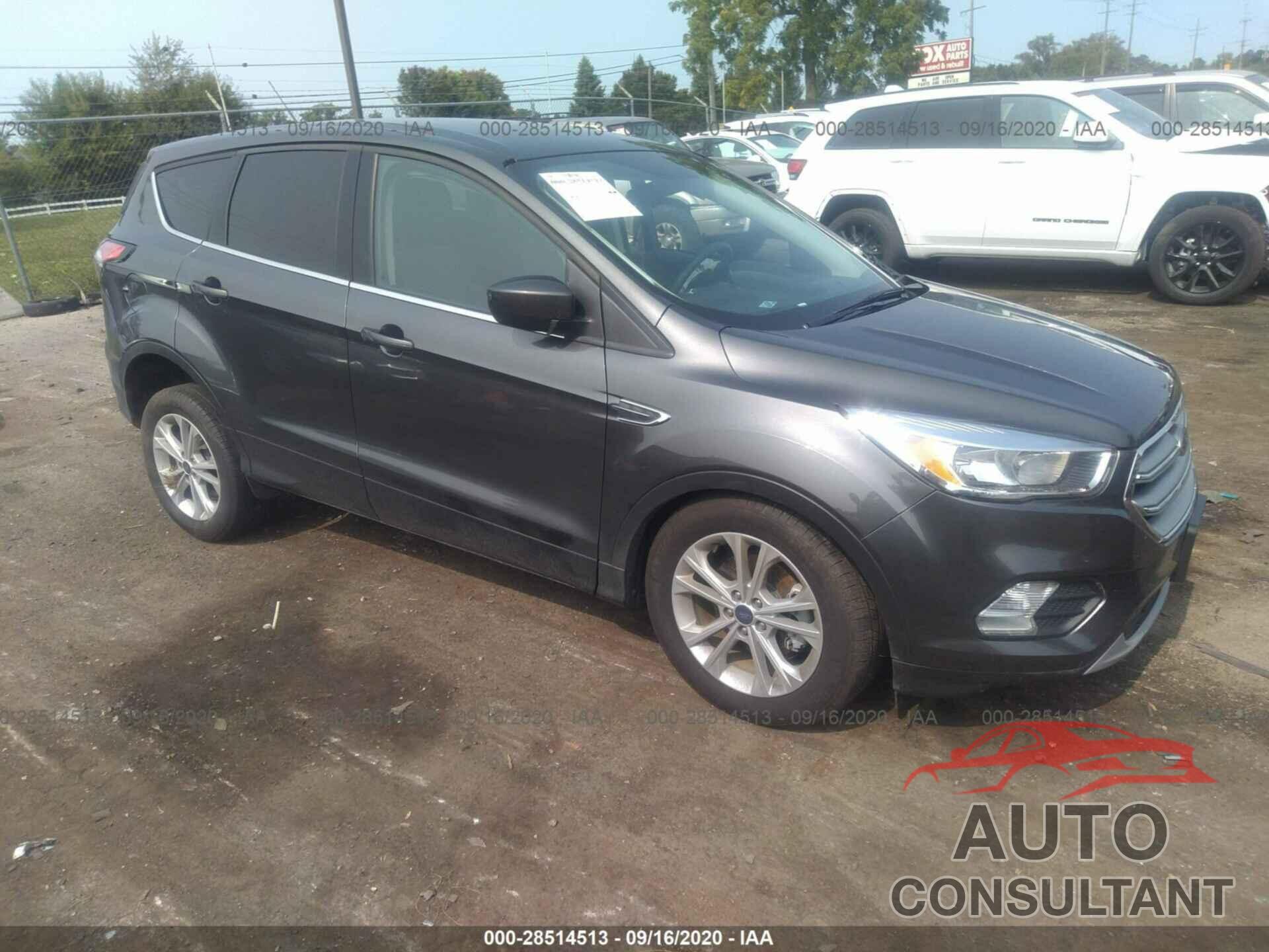 FORD ESCAPE 2017 - 1FMCU0GD8HUD92610