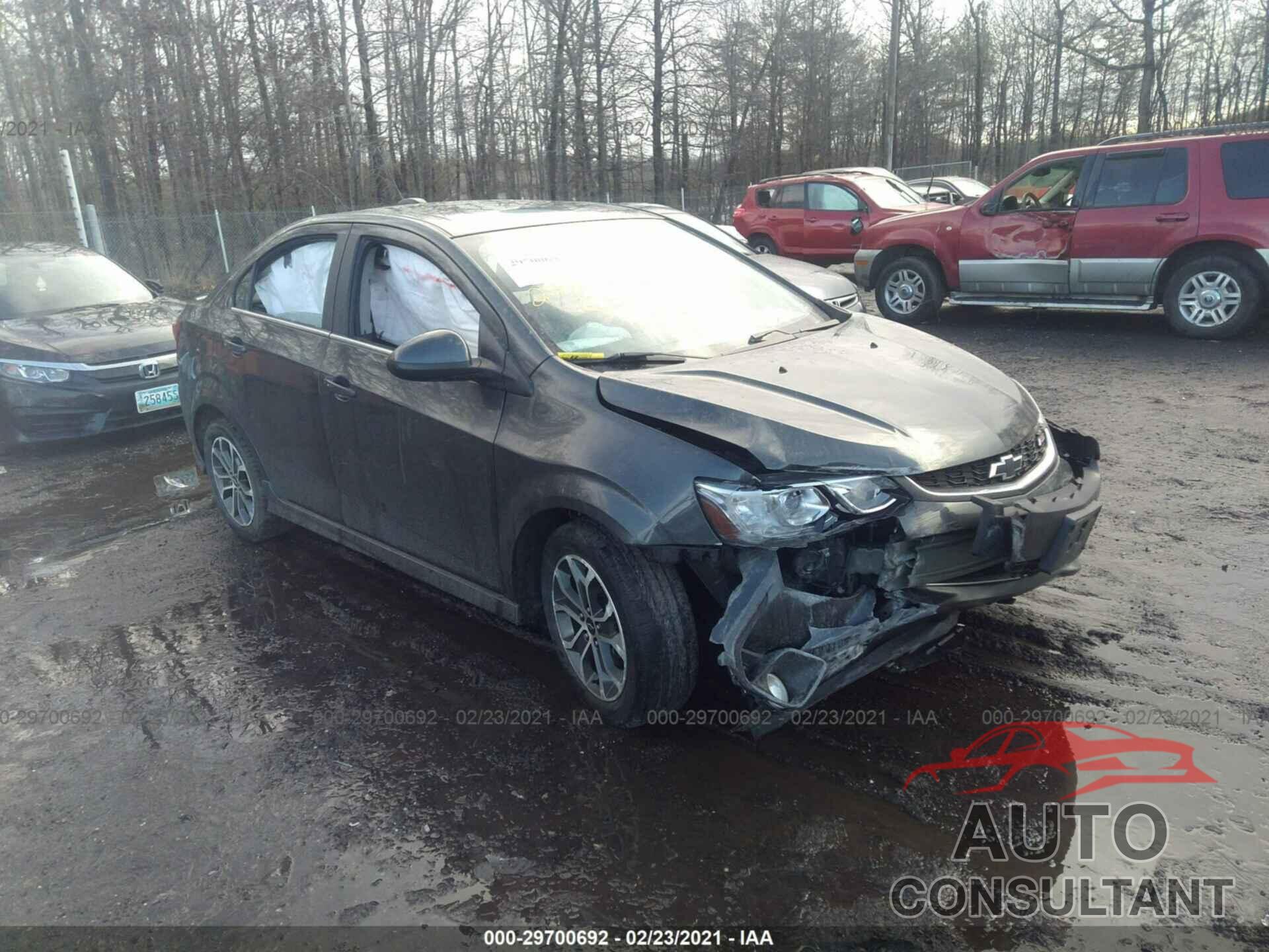 CHEVROLET SONIC 2018 - 1G1JD5SG7J4108540