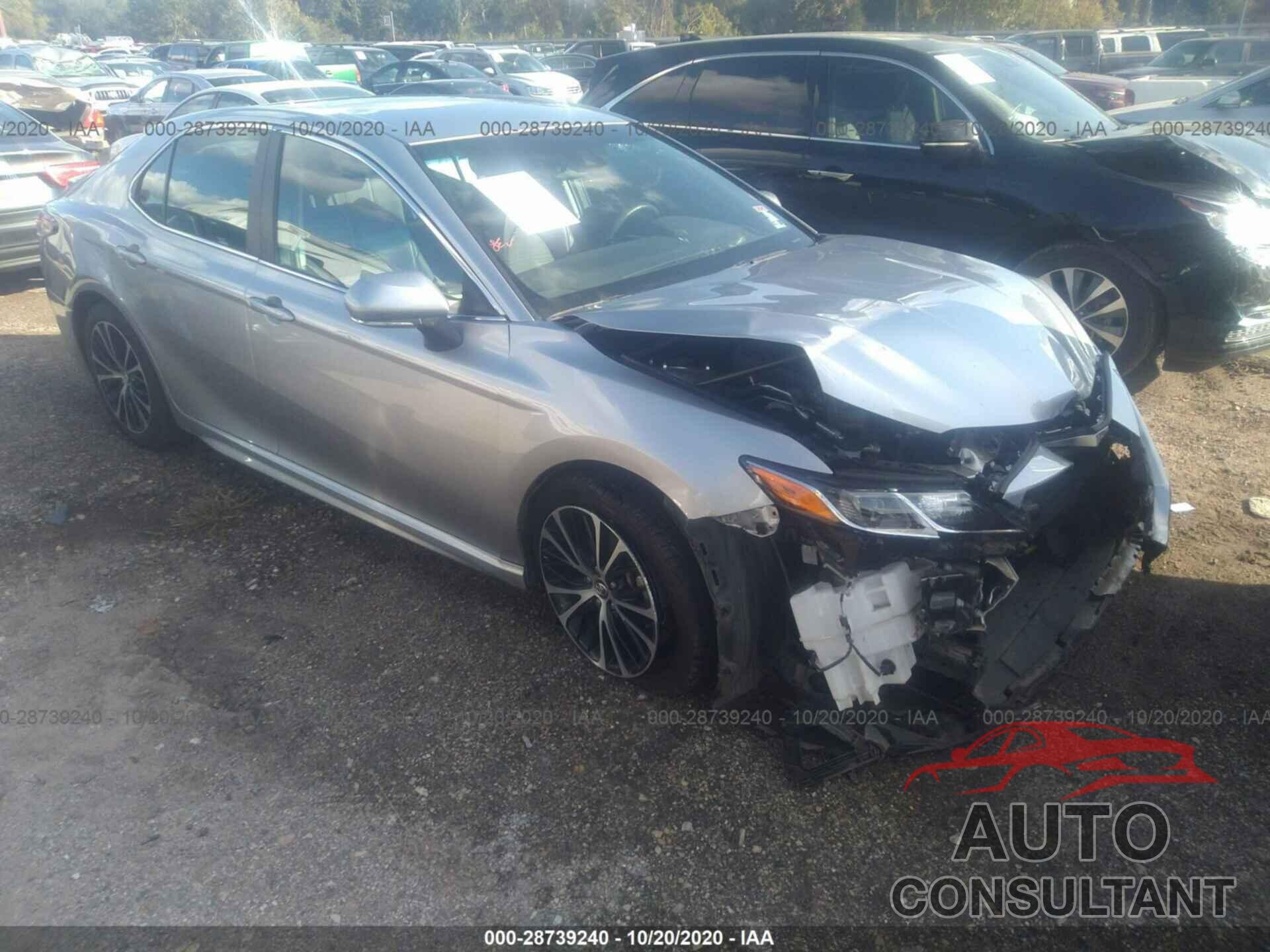 TOYOTA CAMRY 2018 - 4T1B11HK8JU070224