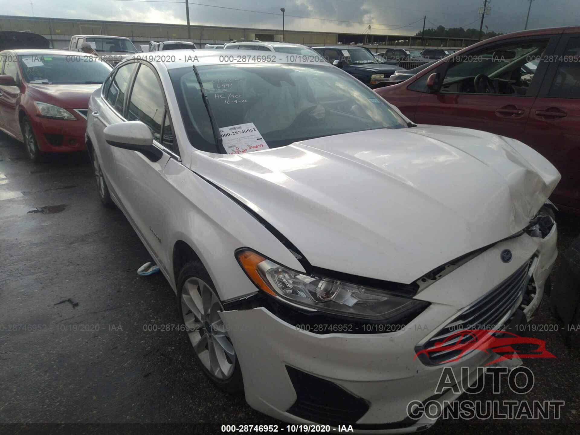 FORD FUSION HYBRID 2019 - 3FA6P0LU0KR256491