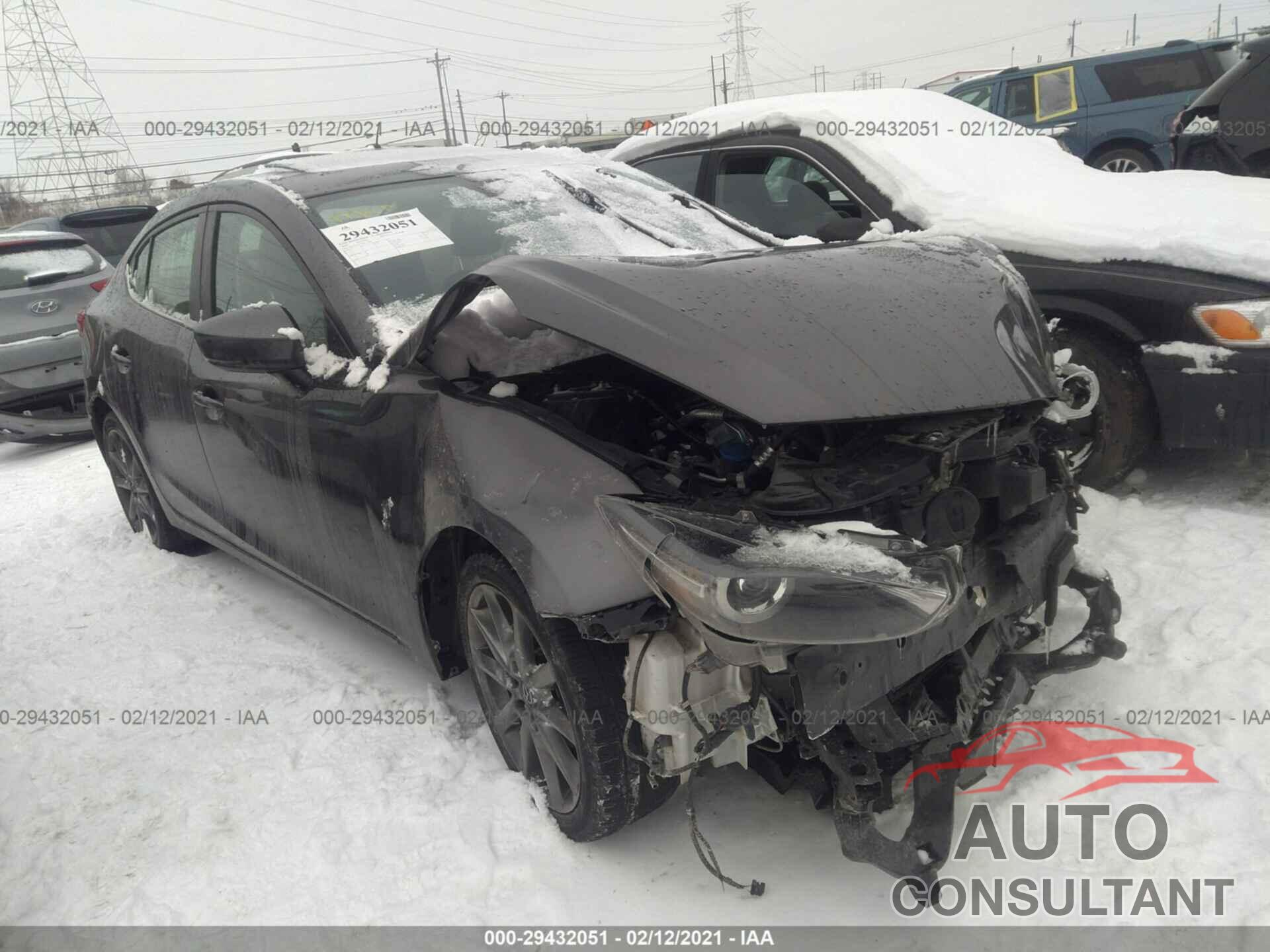 MAZDA MAZDA3 4-DOOR 2018 - 3MZBN1W39JM215082