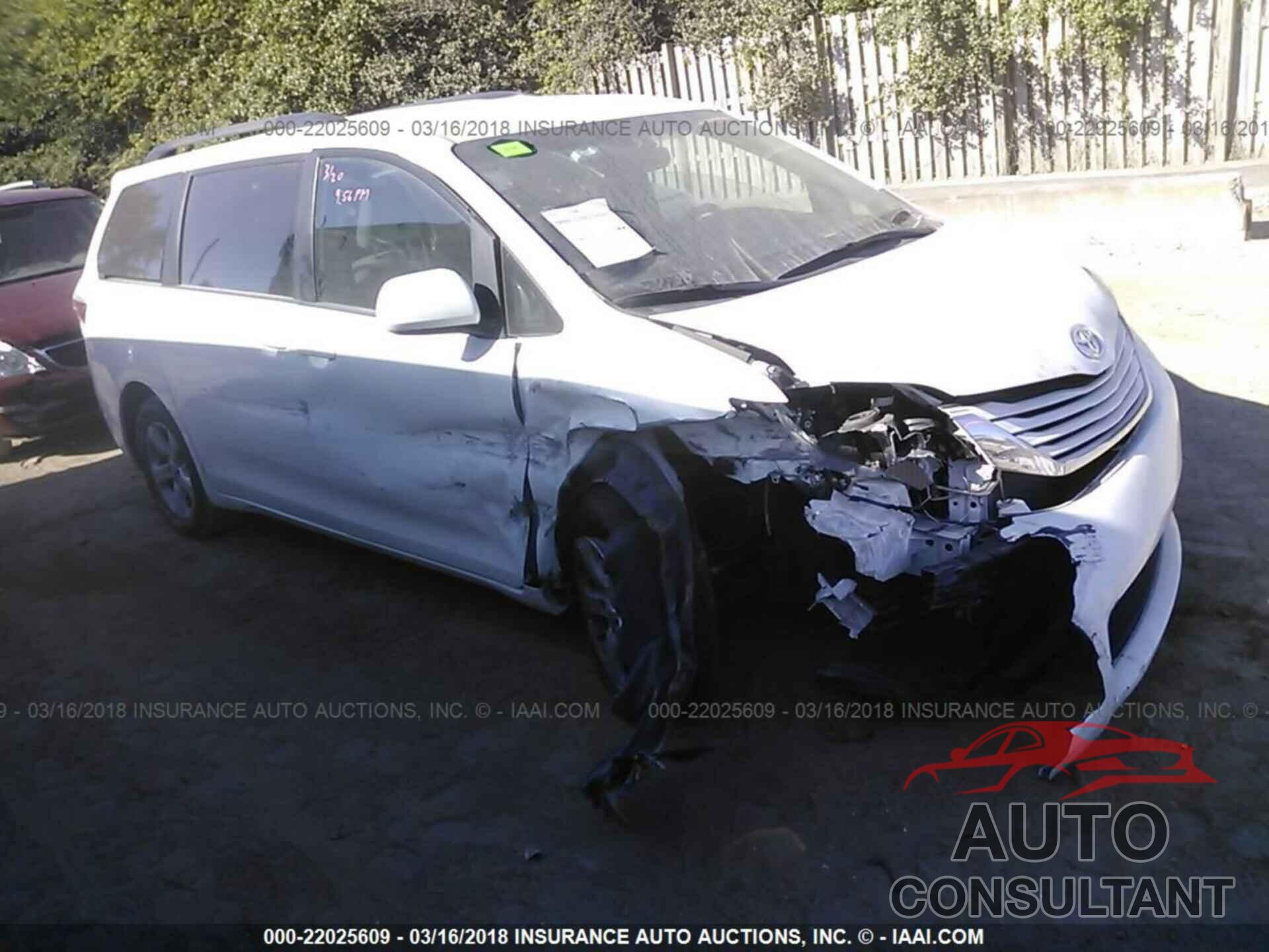 Toyota Sienna 2015 - 5TDKK3DC8FS660561