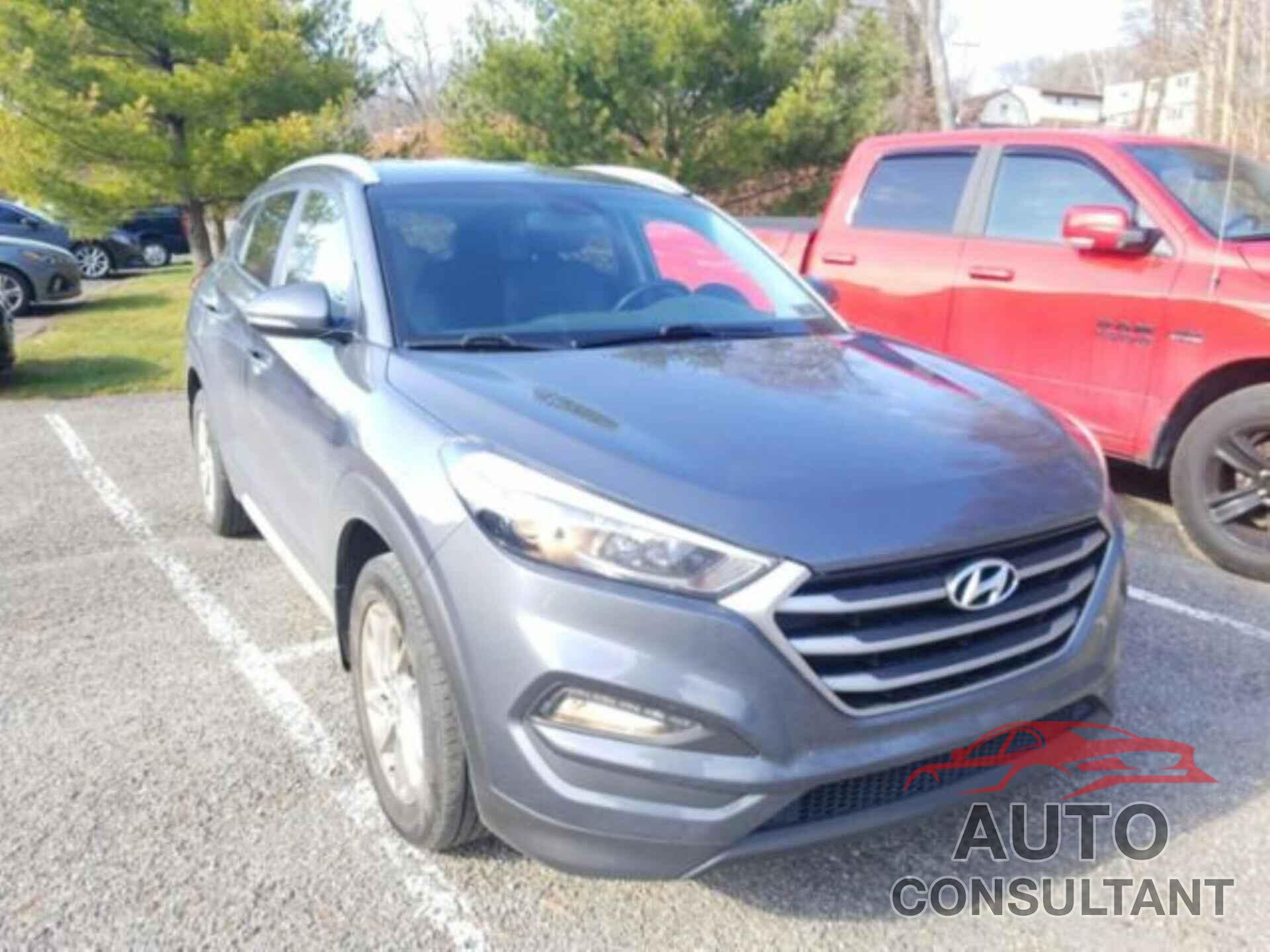 HYUNDAI TUCSON 2018 - KM8J3CA42JU601057