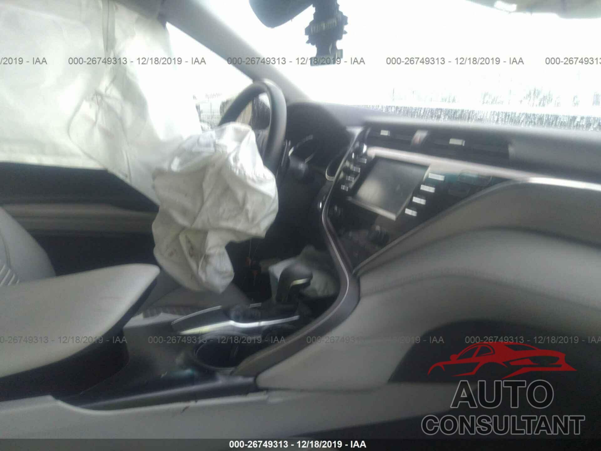 TOYOTA CAMRY 2018 - 4T1B11HK7JU670636
