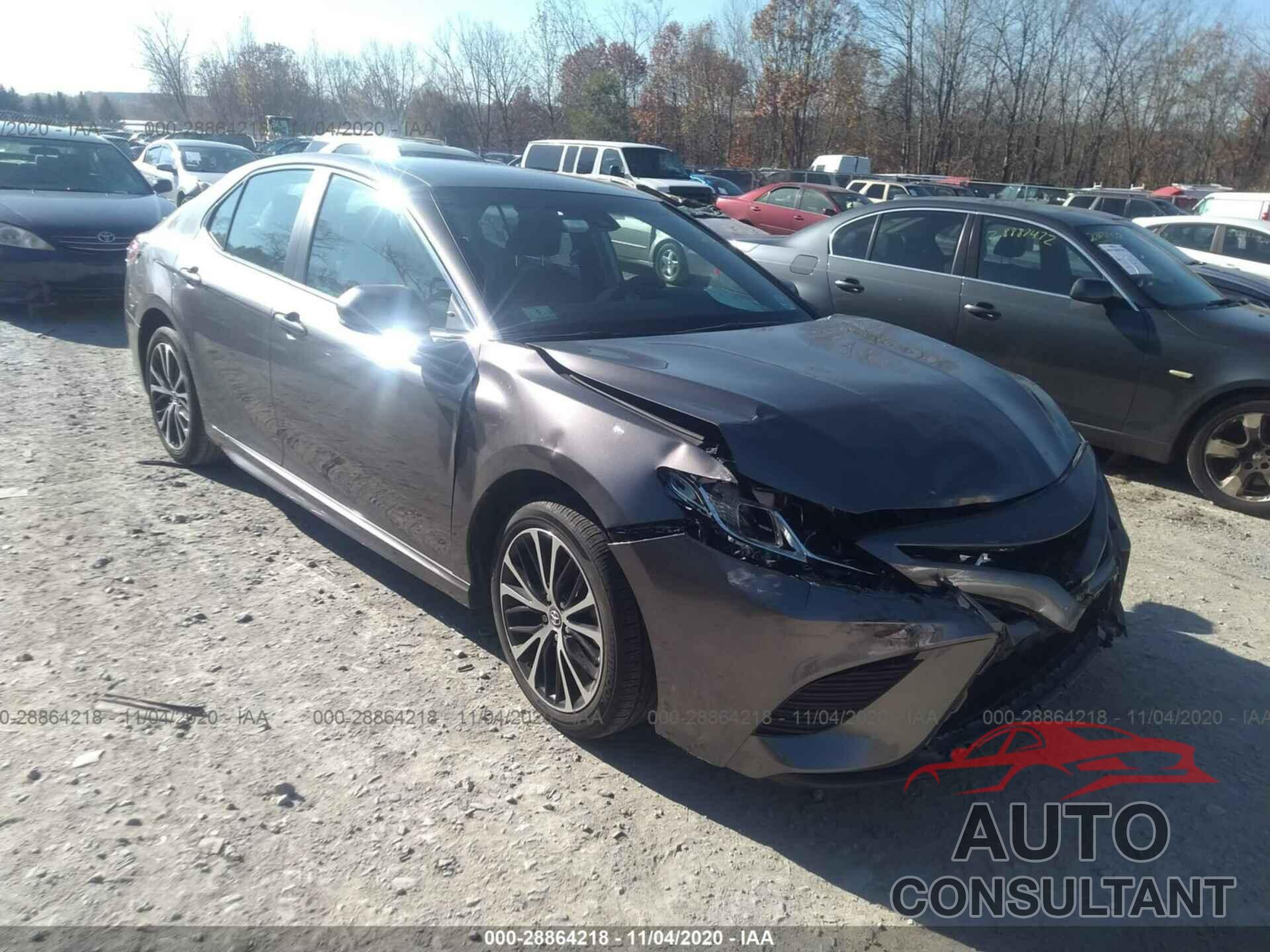 TOYOTA CAMRY 2018 - 4T1B11HK3JU621904