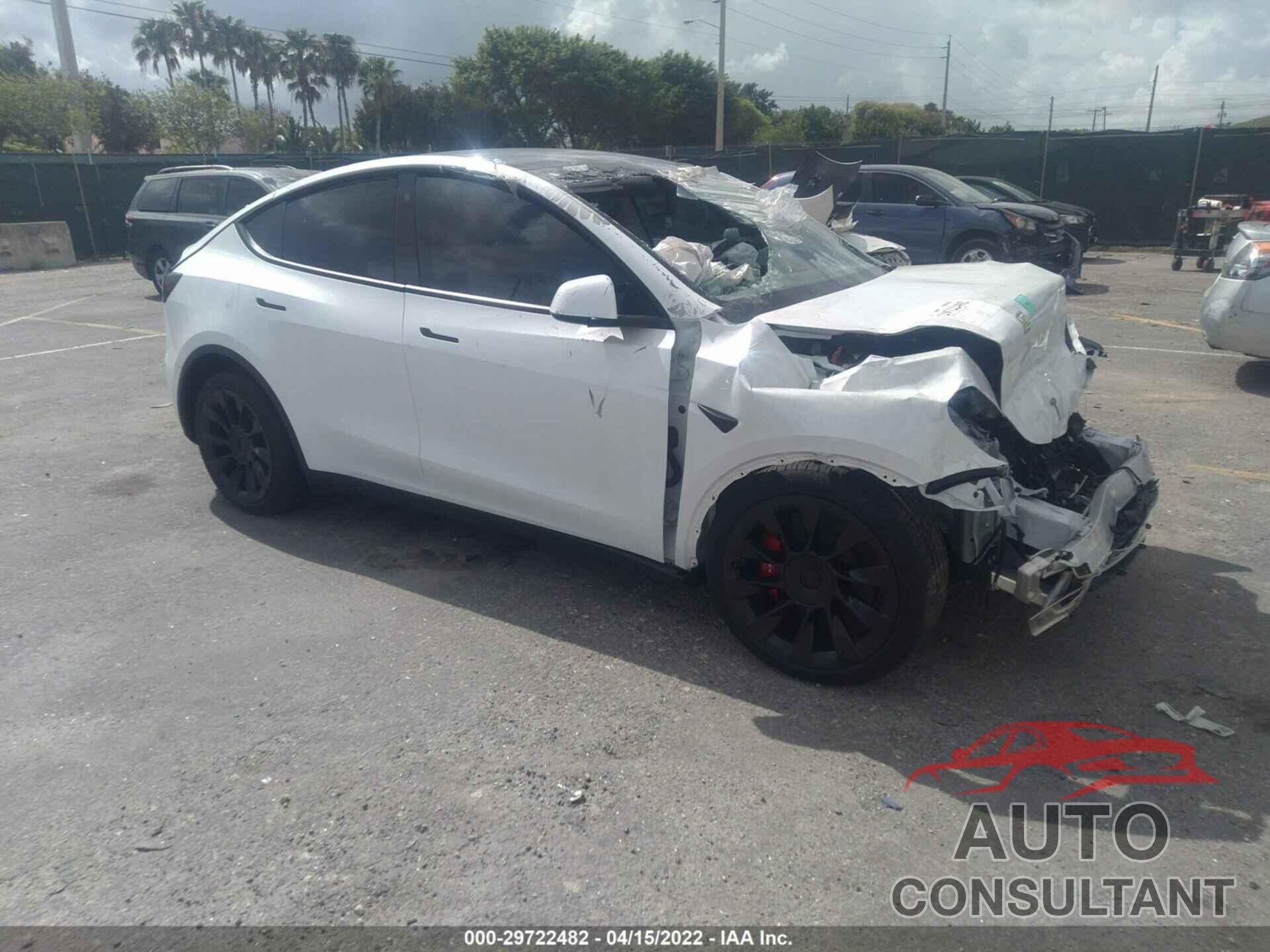 TESLA MODEL Y 2021 - 5YJYGDEE0MF108152