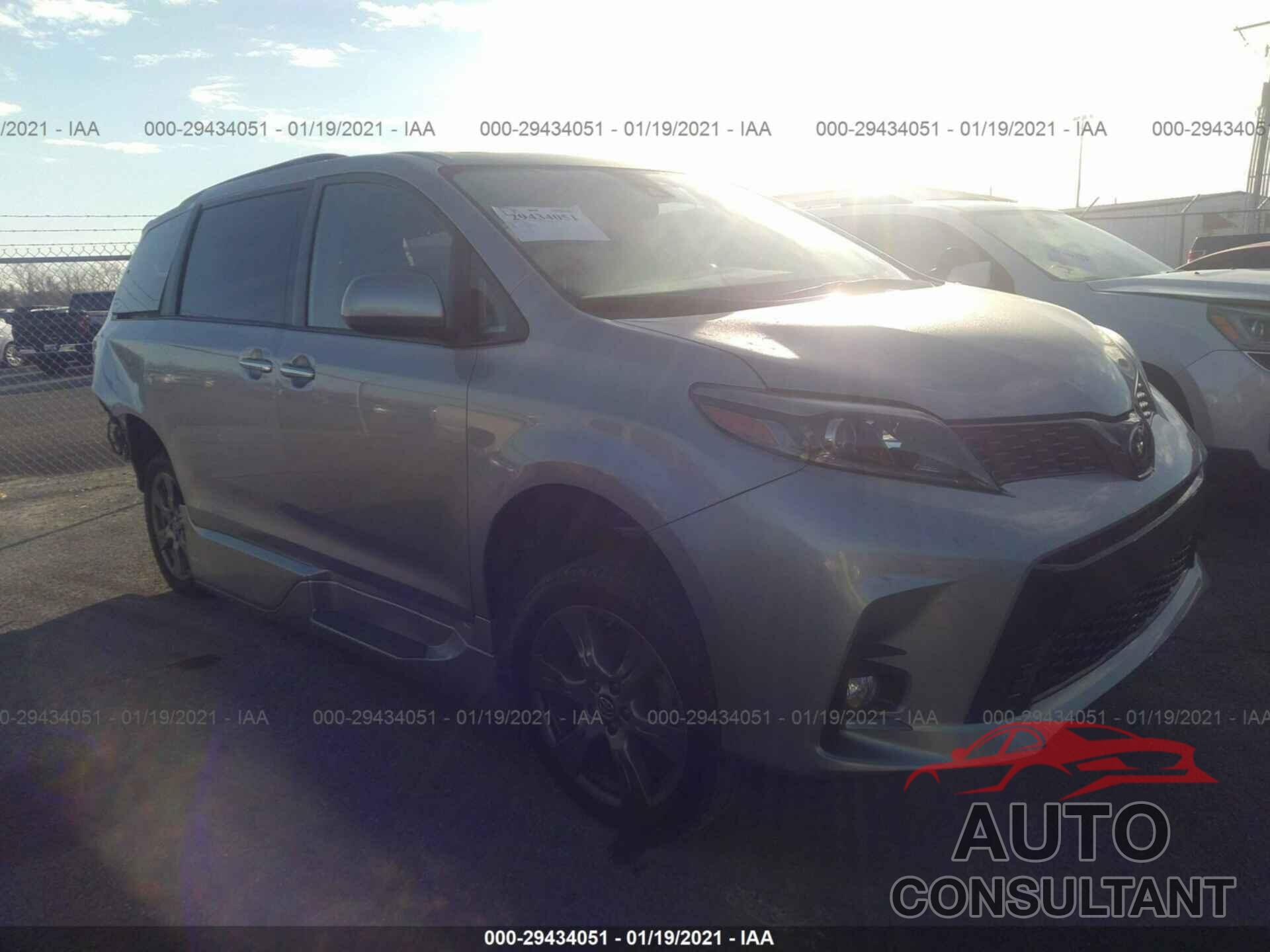 TOYOTA SIENNA 2019 - 5TDXZ3DC4KS977717