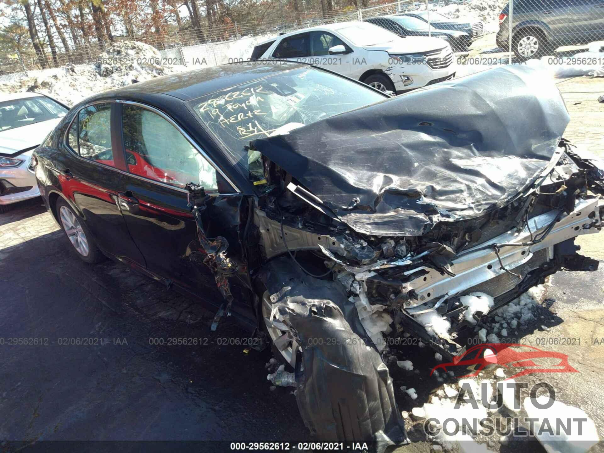TOYOTA CAMRY 2019 - 4T1B11HK2KU788921