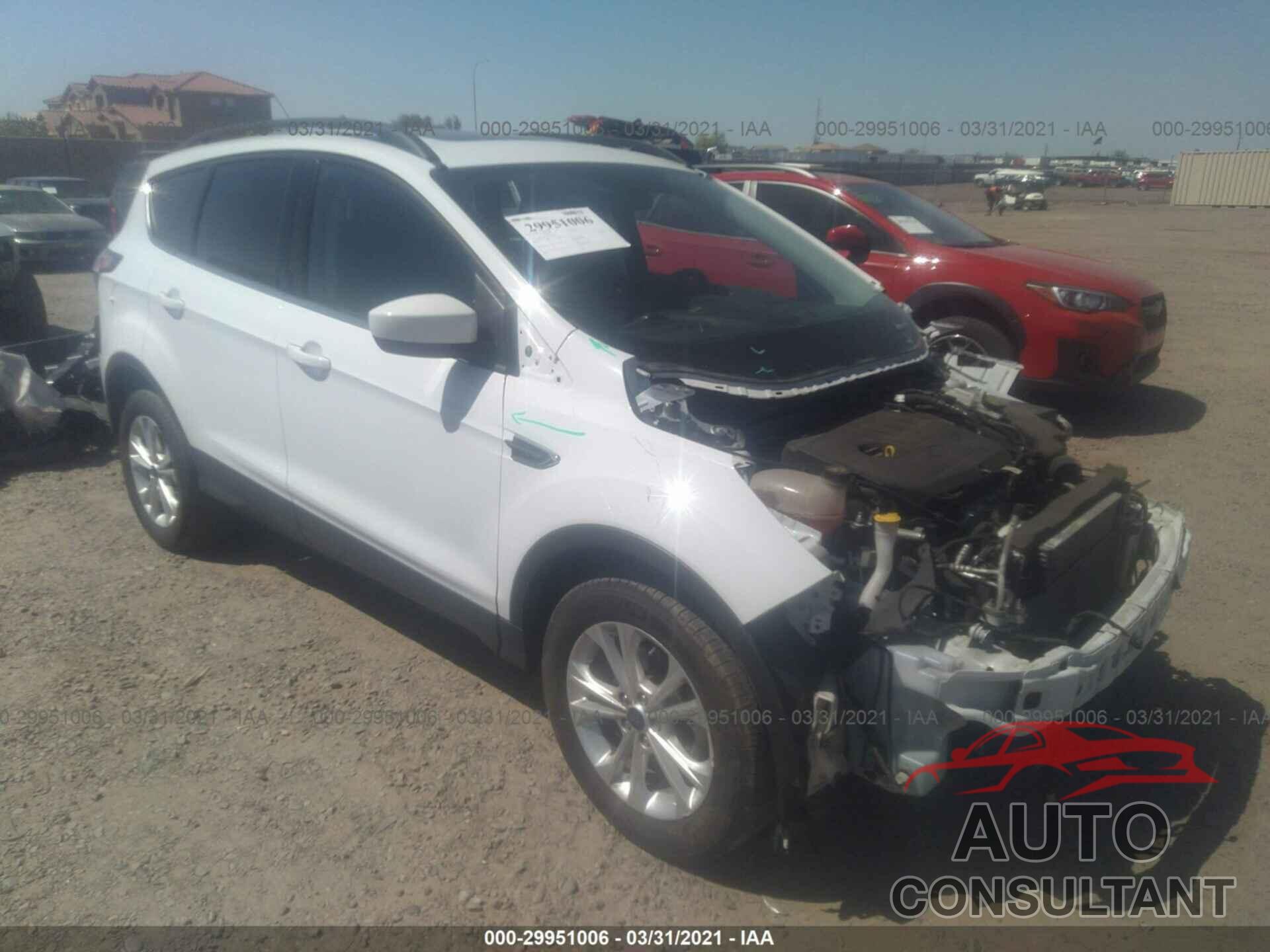 FORD ESCAPE 2018 - 1FMCU0GD8JUA92605