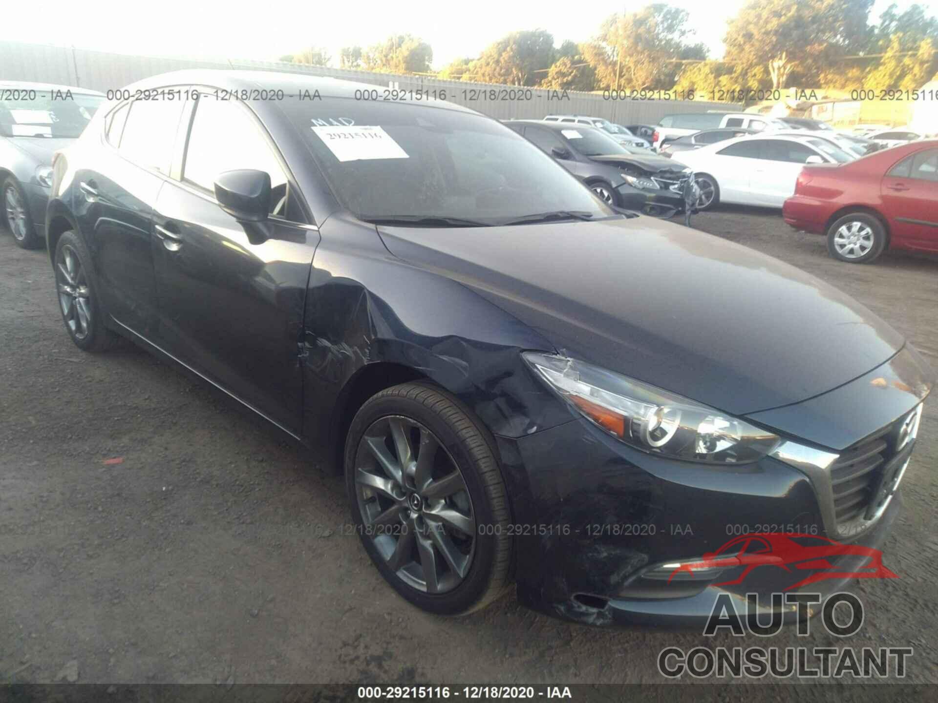 MAZDA MAZDA3 5-DOOR 2018 - 3MZBN1L39JM212638