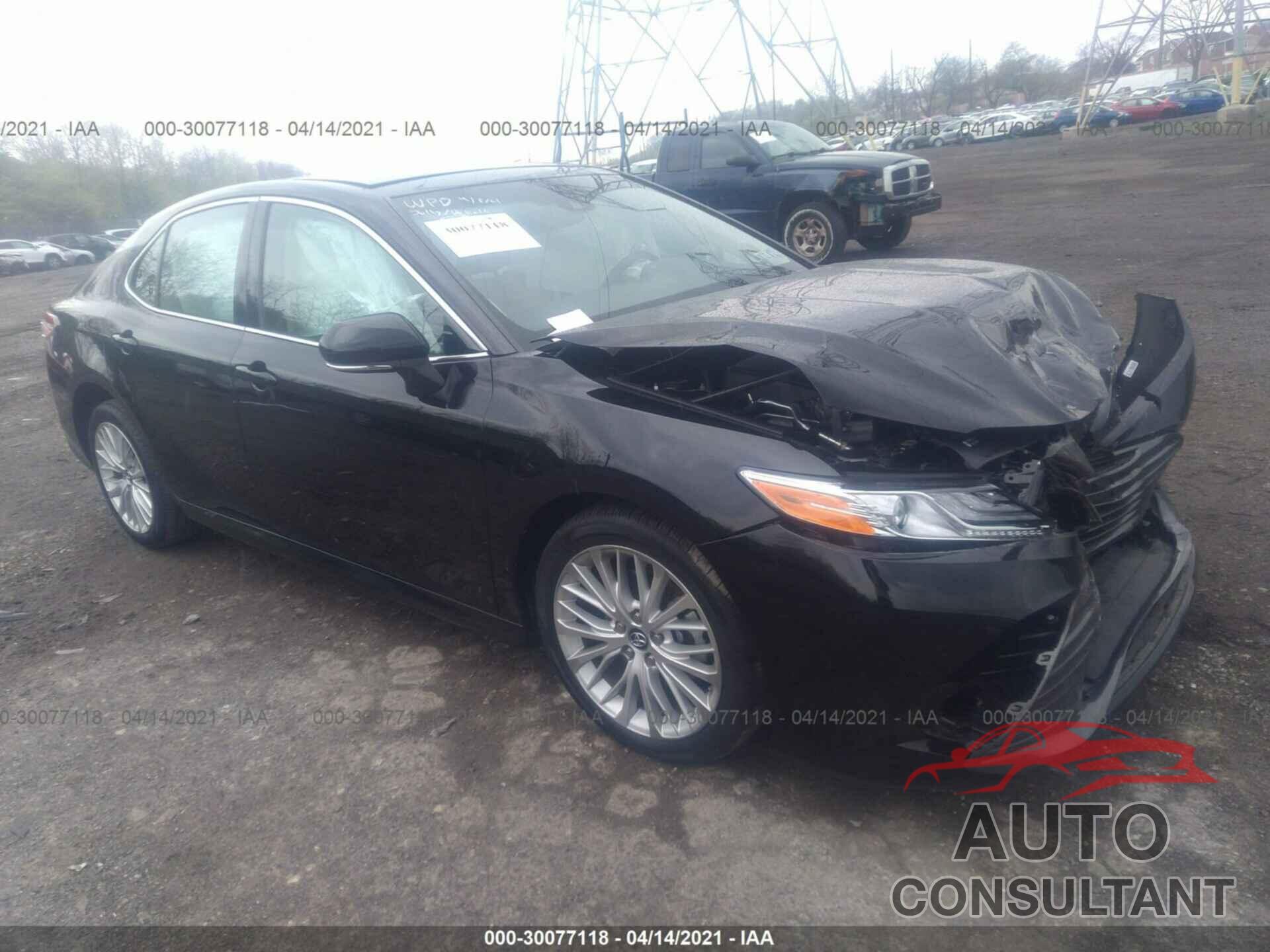 TOYOTA CAMRY 2018 - 4T1B11HKXJU048824