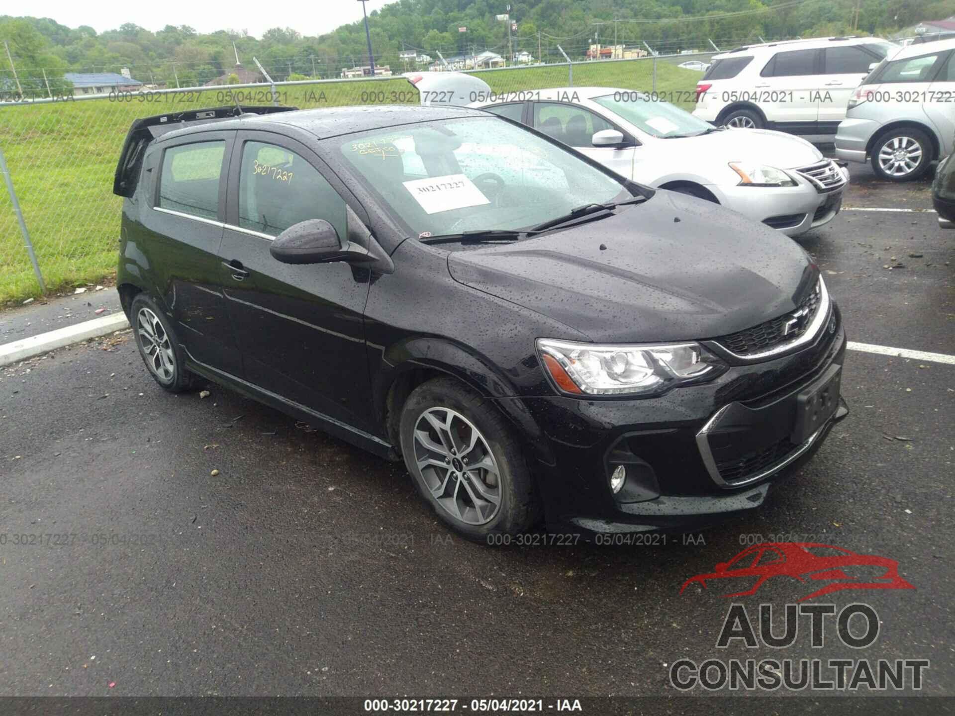 CHEVROLET SONIC 2018 - 1G1JD6SH1J4109004