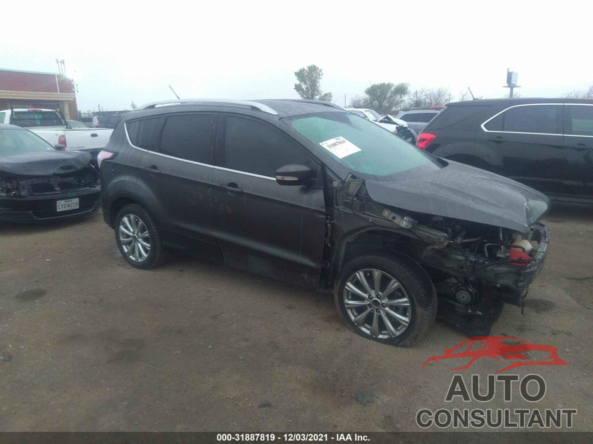 FORD ESCAPE 2017 - 1FMCU0J90HUC24321
