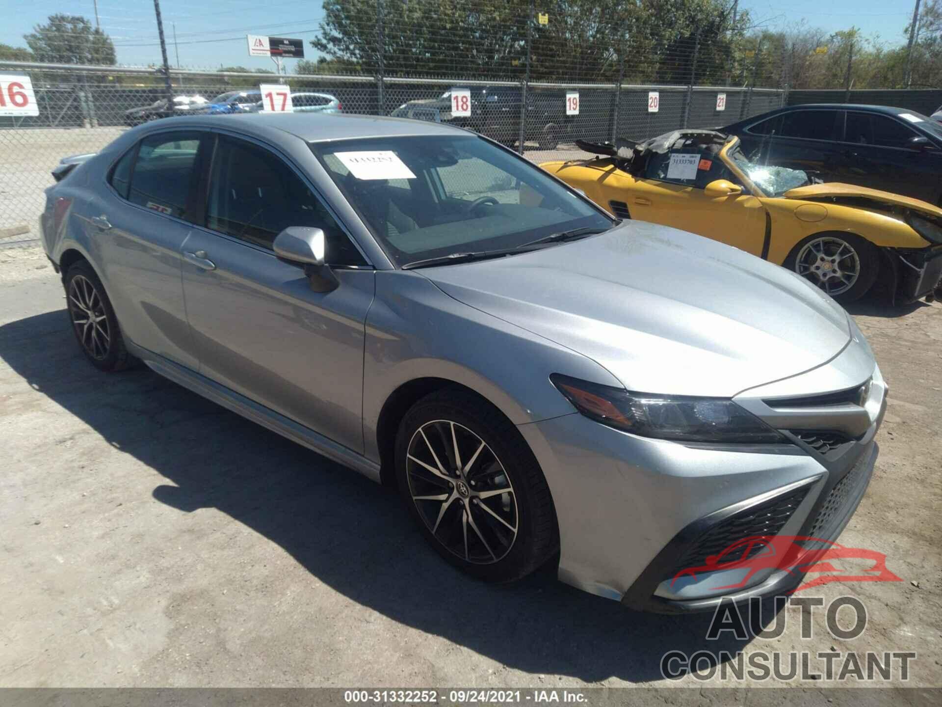 TOYOTA CAMRY 2021 - 4T1G11AKXMU474789