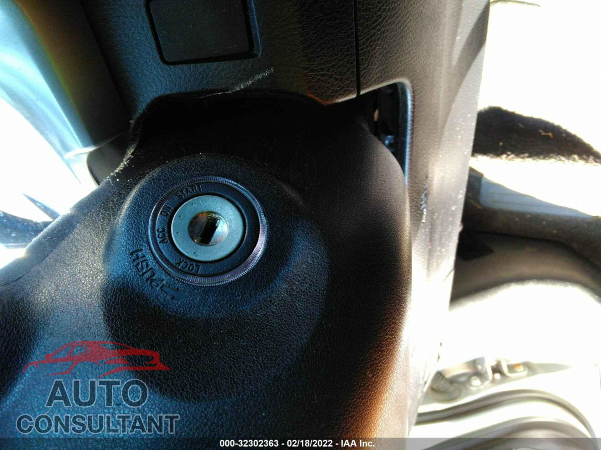 TOYOTA RAV4 2017 - 2T3BFREV9HW554340